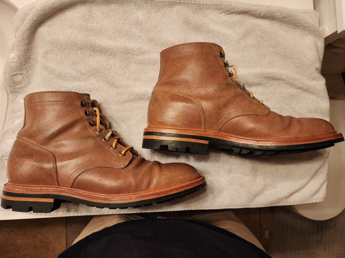 Photo by jagonzz on February 6, 2023 of the Grant Stone Diesel Boot in C.F. Stead Natural Waxy Commander Suede.