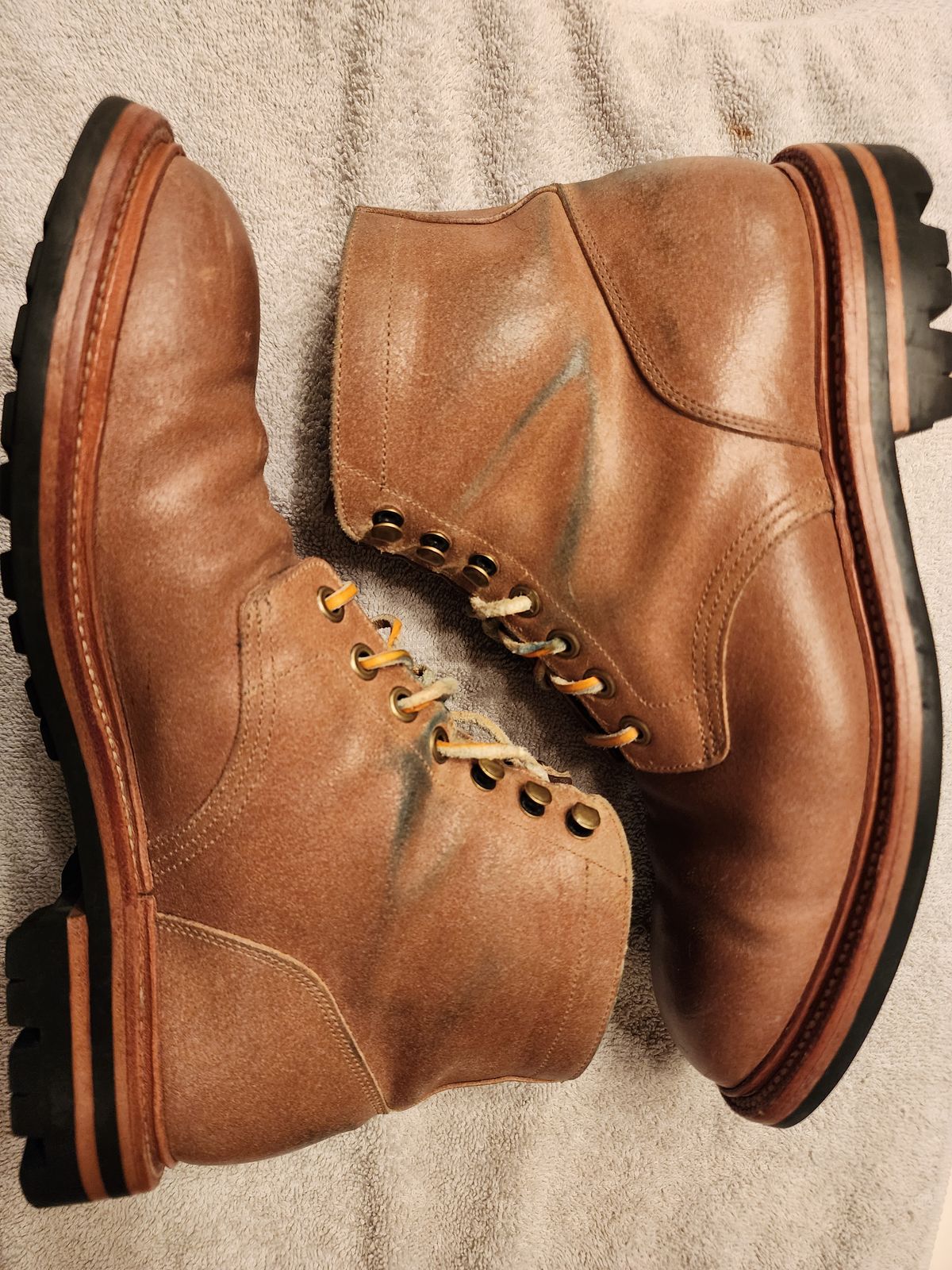 Photo by jagonzz on March 6, 2023 of the Grant Stone Diesel Boot in C.F. Stead Natural Waxy Commander Suede.