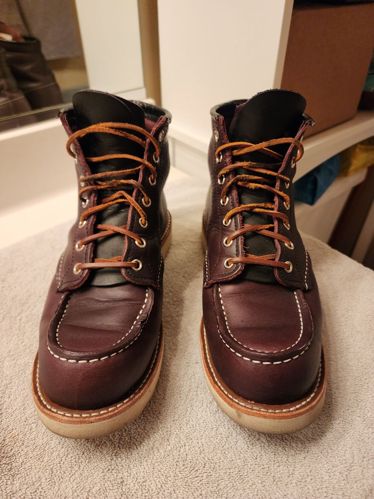 Photo by jagonzz on November 5, 2023 of the Red Wing 6-Inch Classic Moc in S.B. Foot Black Cherry Excalibur.