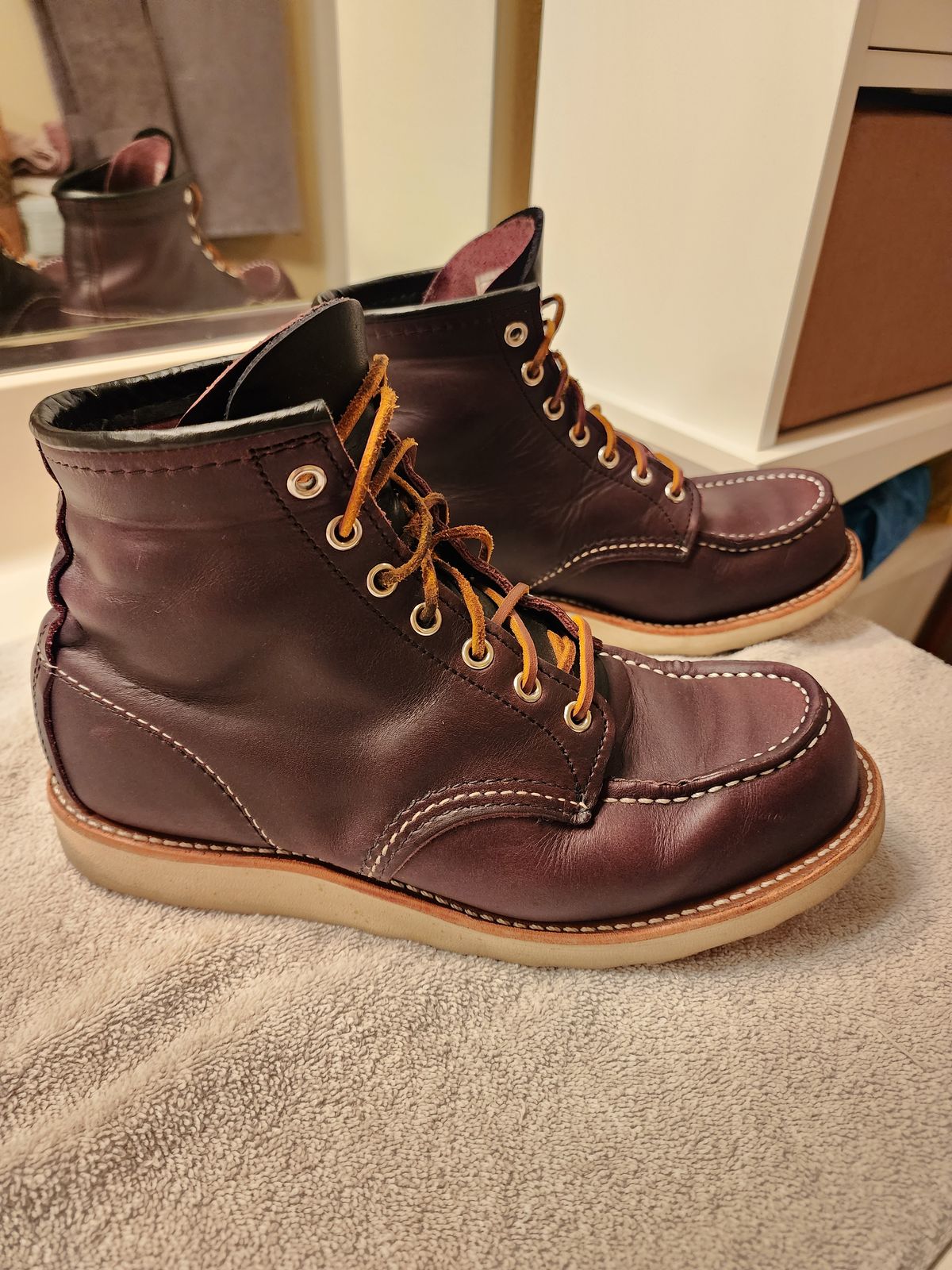 Photo by jagonzz on November 5, 2023 of the Red Wing 6-Inch Classic Moc in S.B. Foot Black Cherry Excalibur.