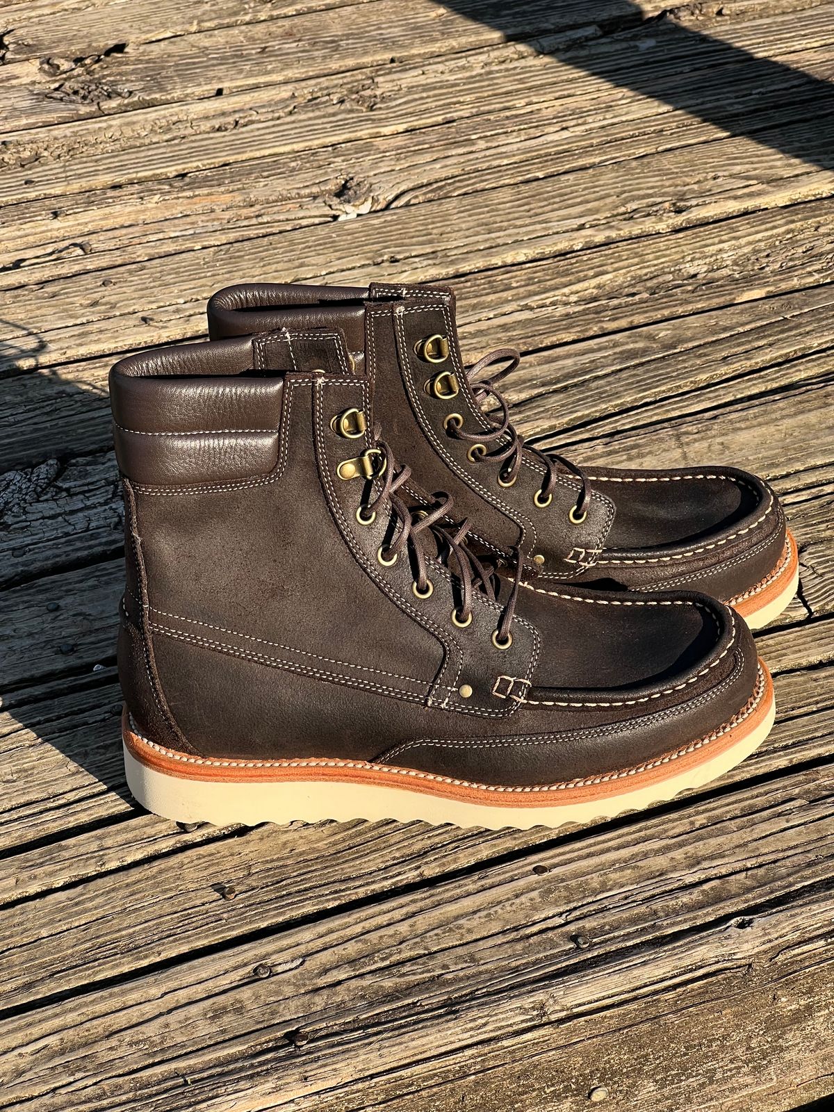 Photo by thepugilist on September 27, 2023 of the Grant Stone Field Boot in C.F. Stead Earth Waxy Commander Suede.