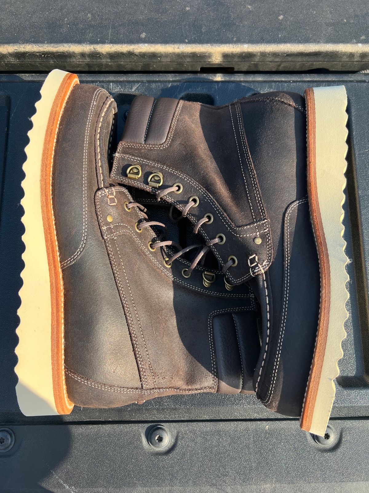 Photo by thepugilist on October 1, 2023 of the Grant Stone Field Boot in C.F. Stead Earth Waxy Commander Suede.
