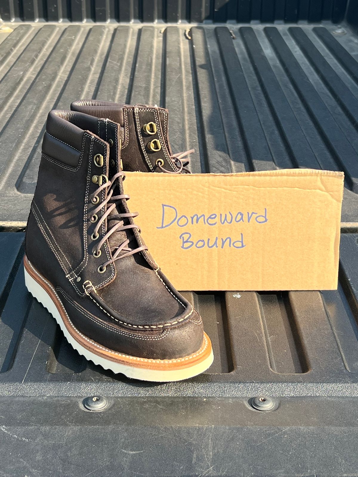 Photo by thepugilist on October 1, 2023 of the Grant Stone Field Boot in C.F. Stead Earth Waxy Commander Suede.