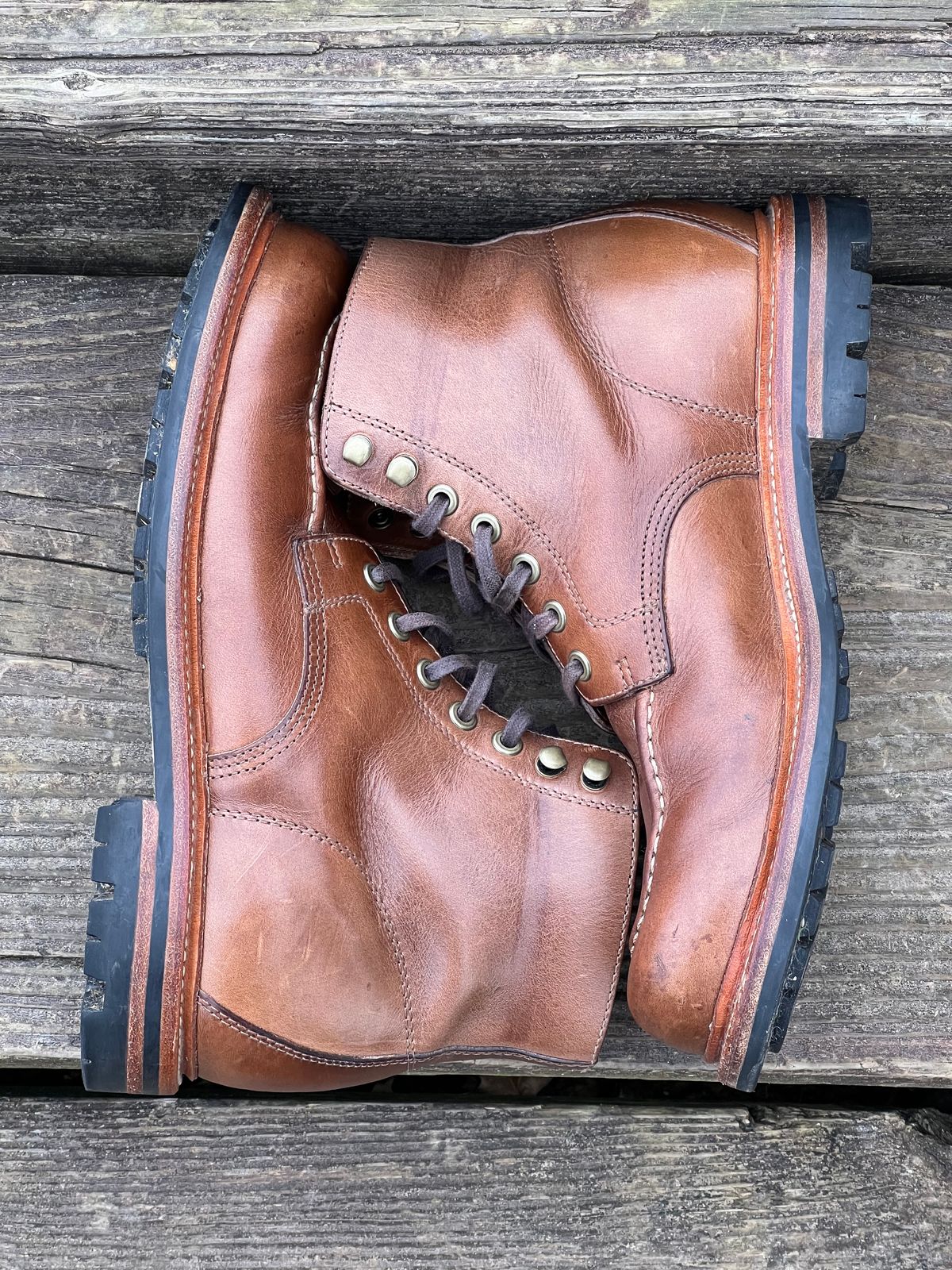 Photo by thepugilist on March 1, 2023 of the Grant Stone Brass Boot in Horween Dune Chromexcel.