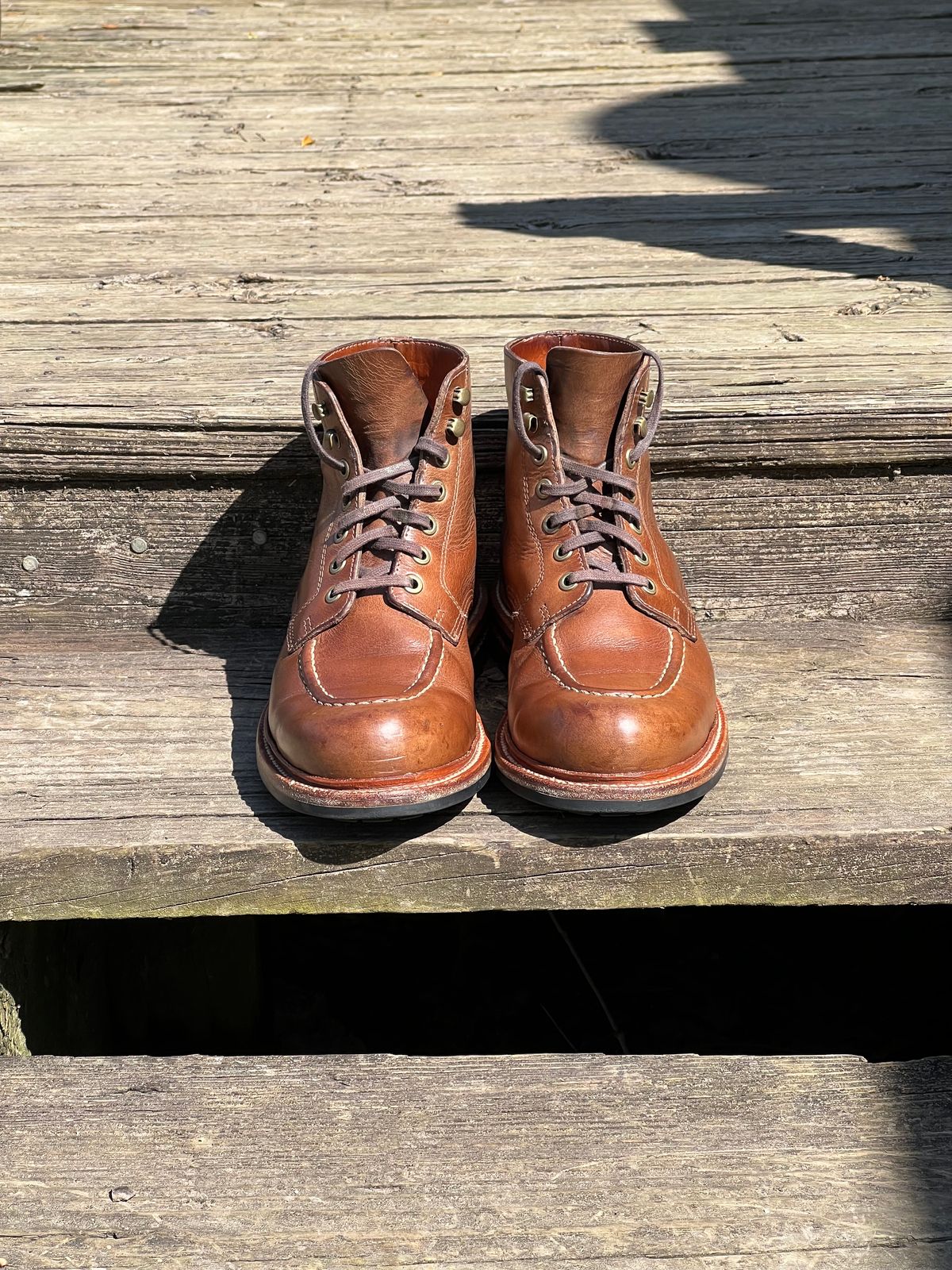 Photo by thepugilist on April 2, 2023 of the Grant Stone Brass Boot in Horween Dune Chromexcel.