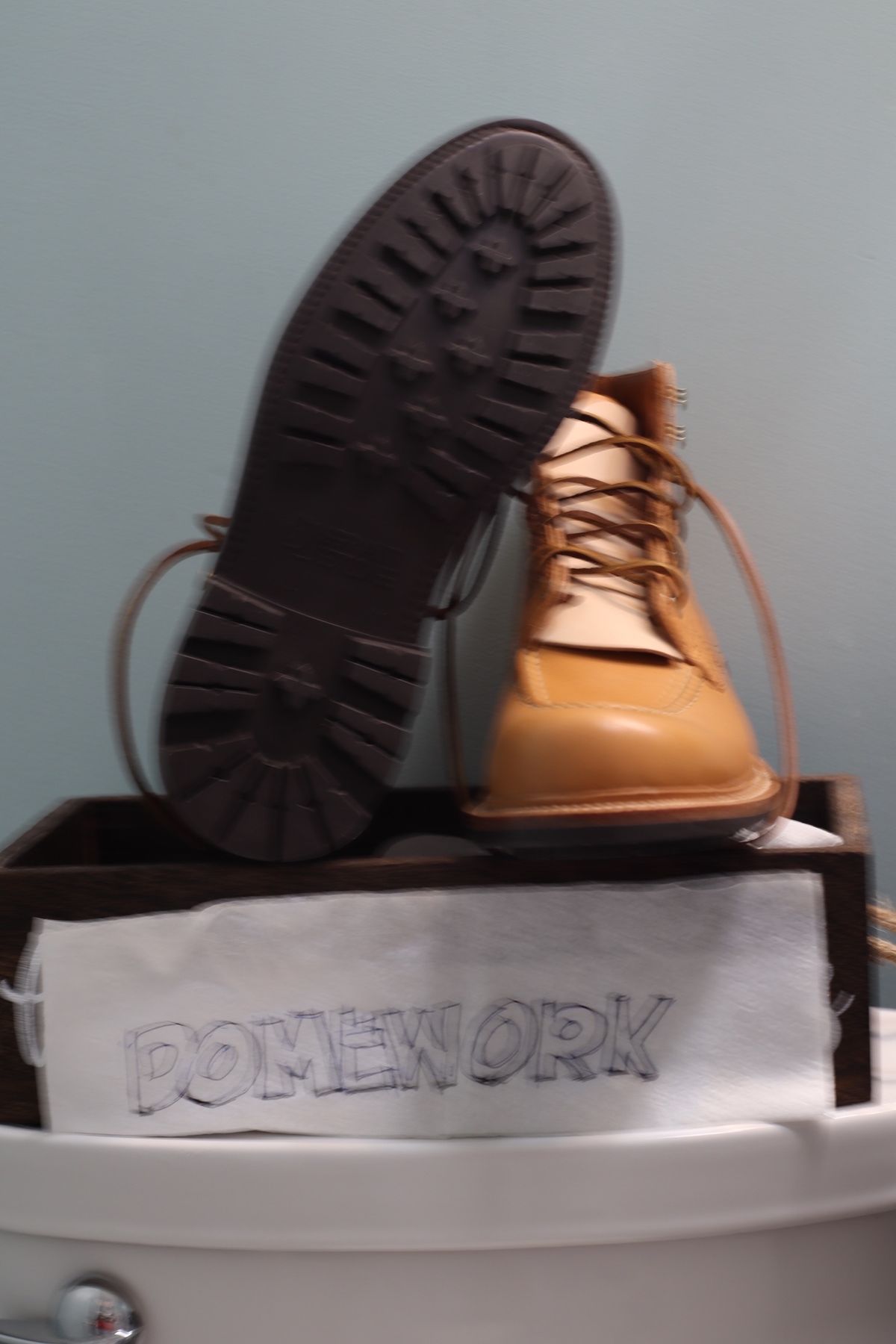Photo by BenCh0074 on October 1, 2022 of the Grant Stone Brass Boot in Horween Natural Essex.