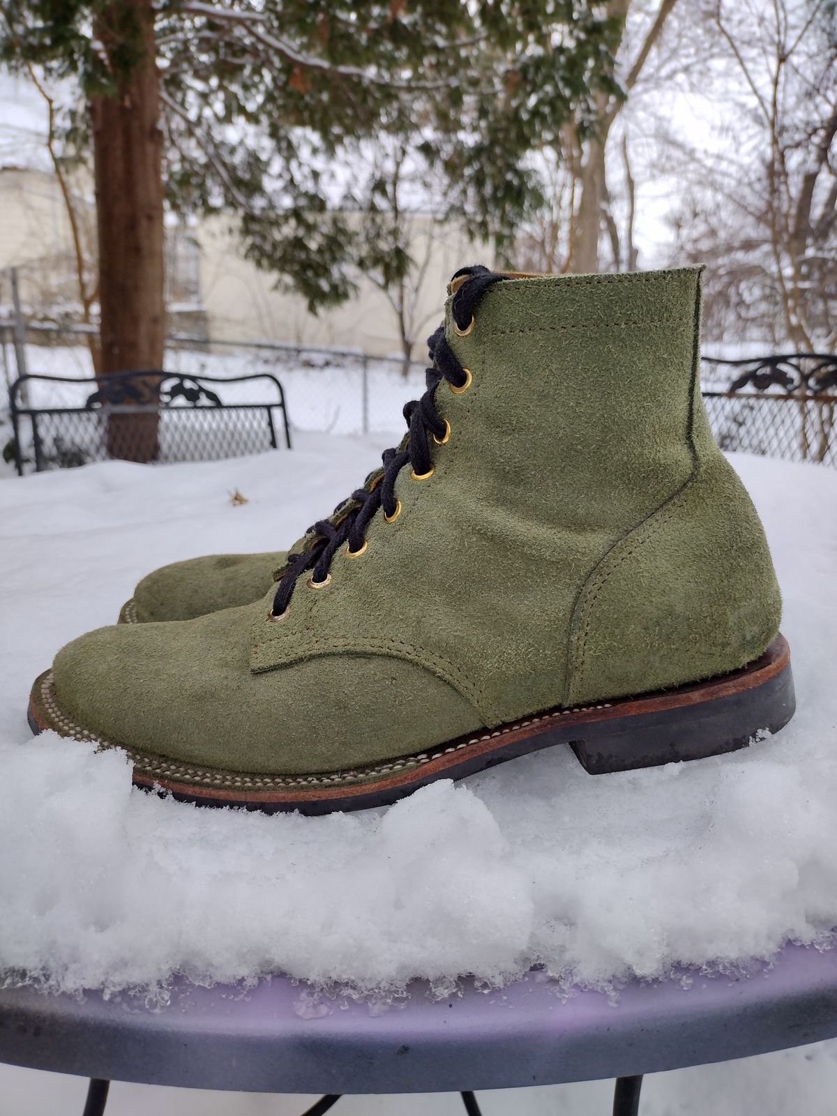Photo by BenCh0074 on December 1, 2025 of the Oldspeed MFG Service Boot 6” in Law Tannery Avocado Suede.