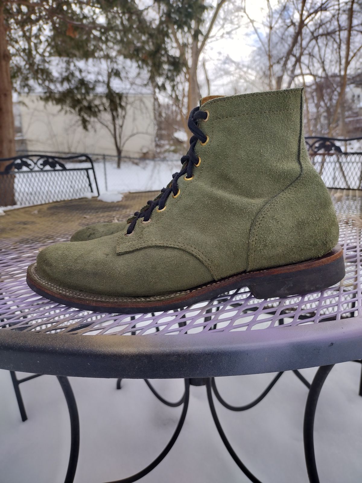 Photo by BenCh0074 on January 2, 2026 of the Oldspeed MFG Service Boot 6” in Law Tannery Avocado Suede.