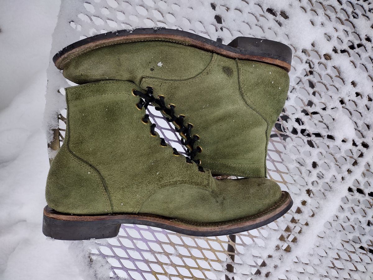 Photo by BenCh0074 on February 2, 2026 of the Oldspeed MFG Service Boot 6” in Law Tannery Avocado Suede.