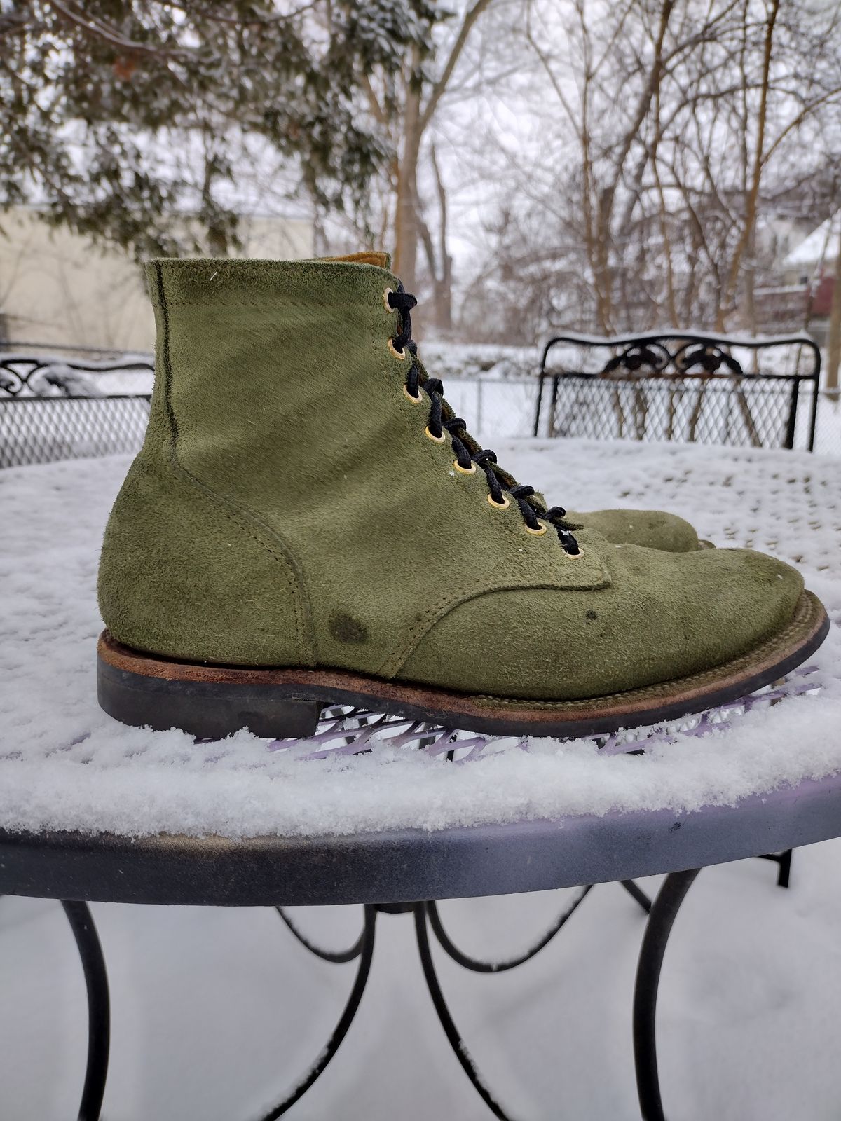 Photo by BenCh0074 on February 2, 2026 of the Oldspeed MFG Service Boot 6” in Law Tannery Avocado Suede.