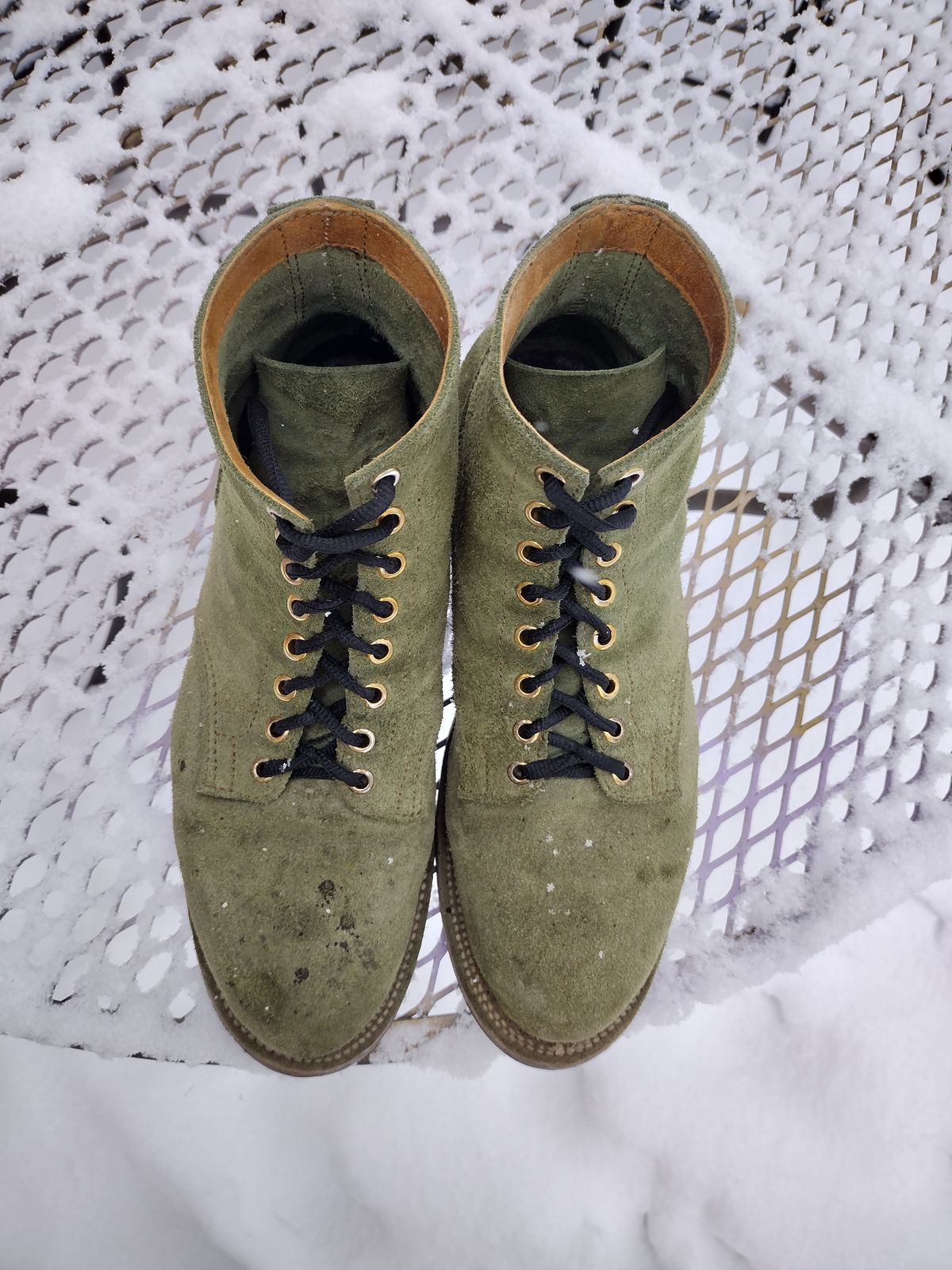 Photo by BenCh0074 on February 2, 2026 of the Oldspeed MFG Service Boot 6” in Law Tannery Avocado Suede.