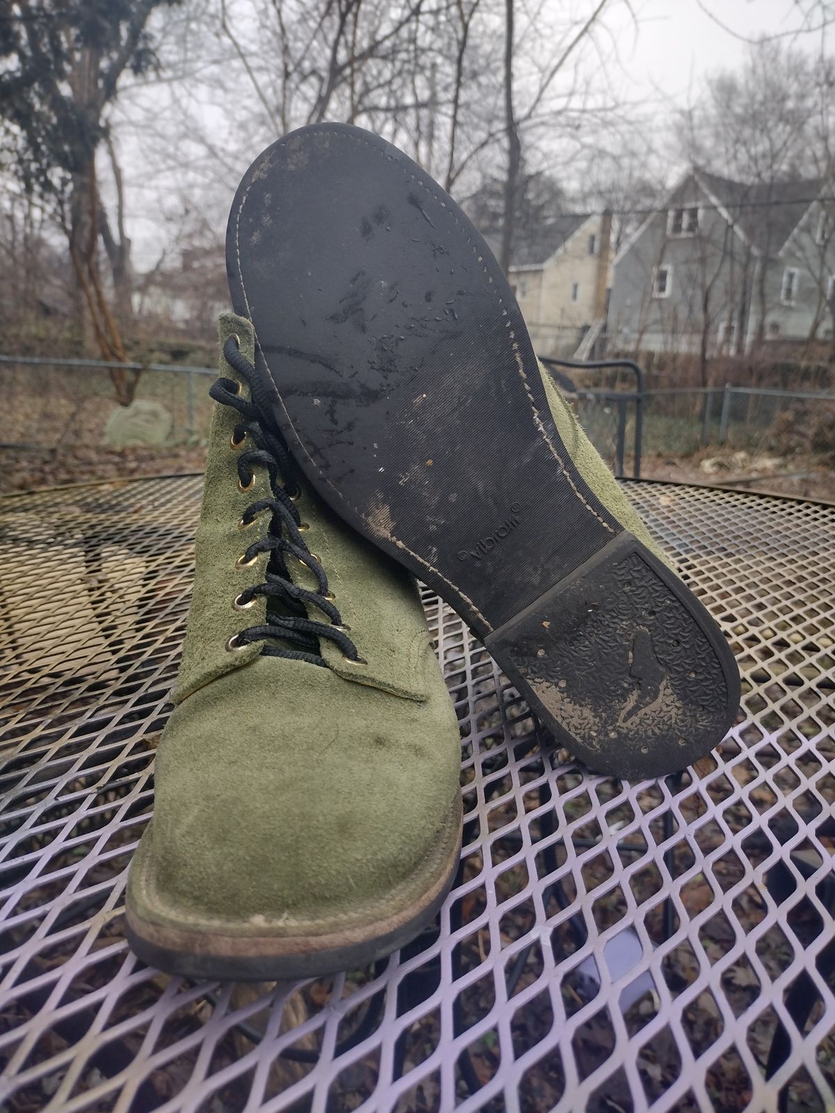 Photo by BenCh0074 on February 18, 2026 of the Oldspeed MFG Service Boot 6” in Law Tannery Avocado Suede.