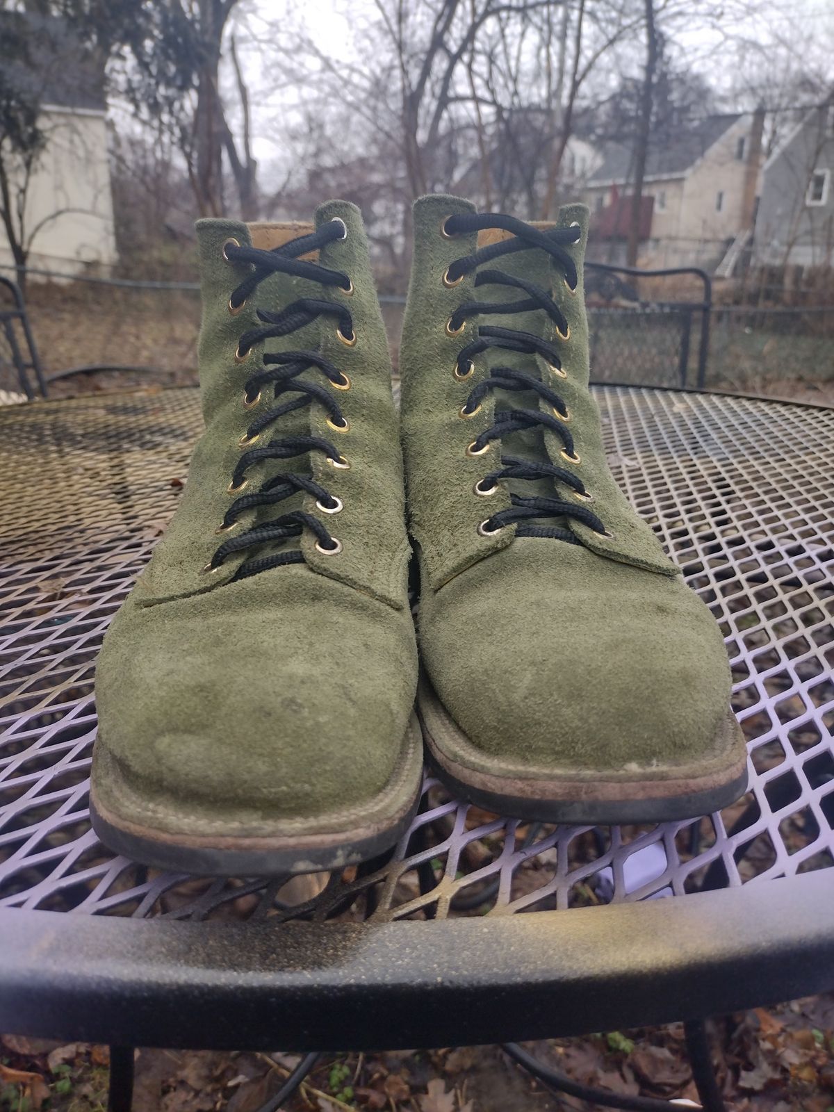 Photo by BenCh0074 on February 18, 2026 of the Oldspeed MFG Service Boot 6” in Law Tannery Avocado Suede.