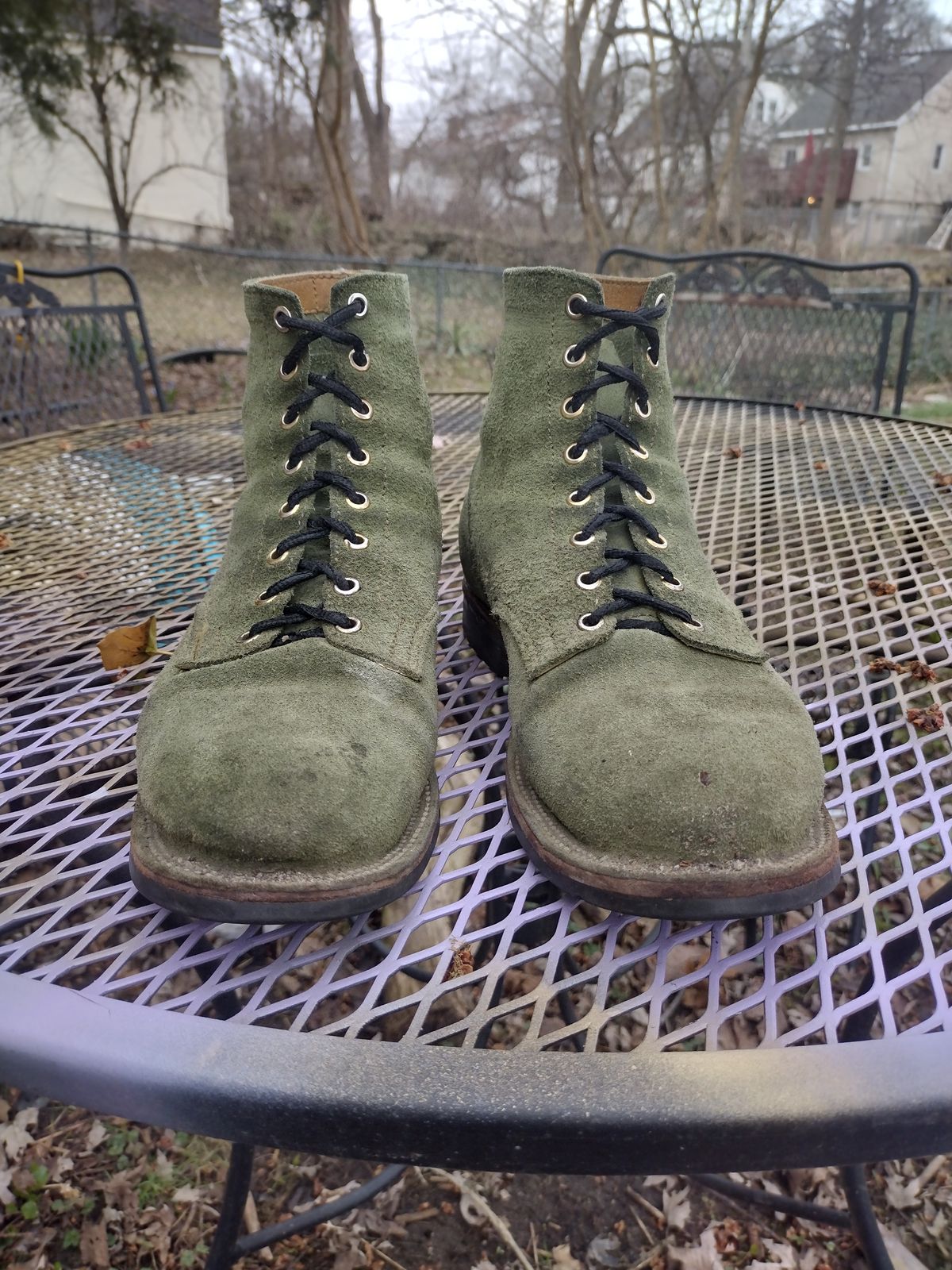 Photo by BenCh0074 on April 1, 2026 of the Oldspeed MFG Service Boot 6” in Law Tannery Avocado Suede.