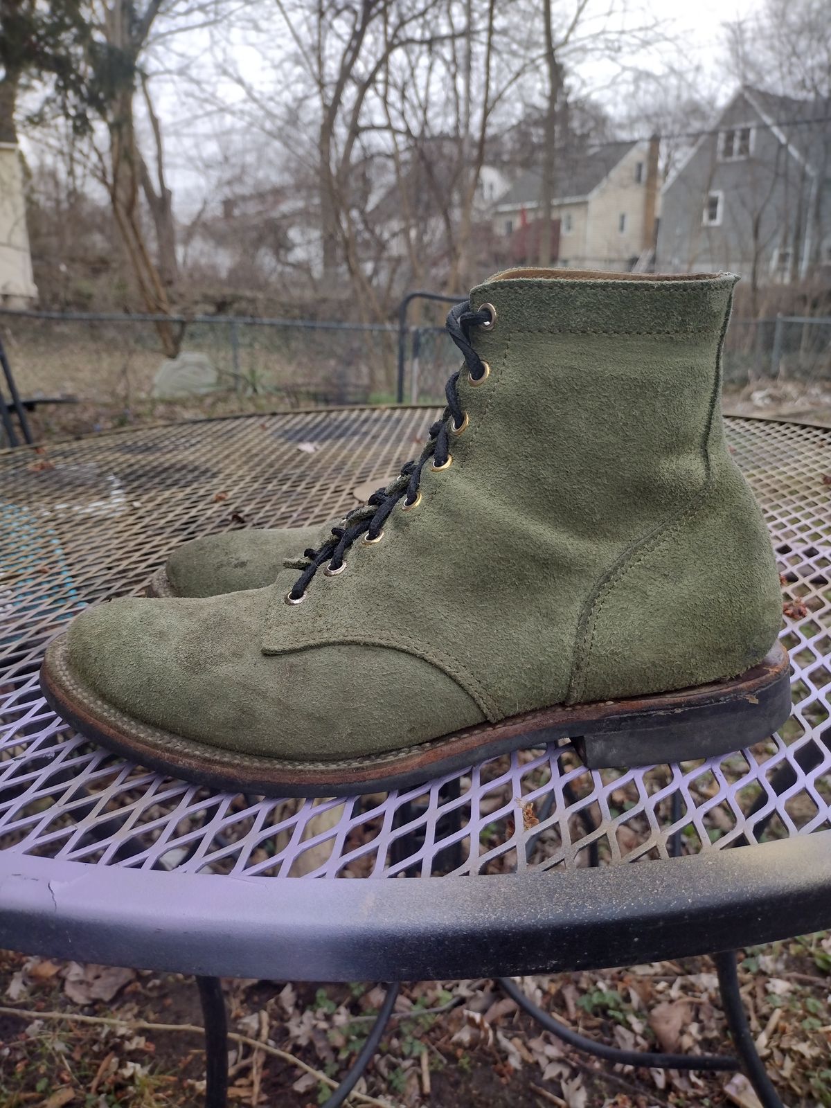 Photo by BenCh0074 on April 1, 2026 of the Oldspeed MFG Service Boot 6” in Law Tannery Avocado Suede.