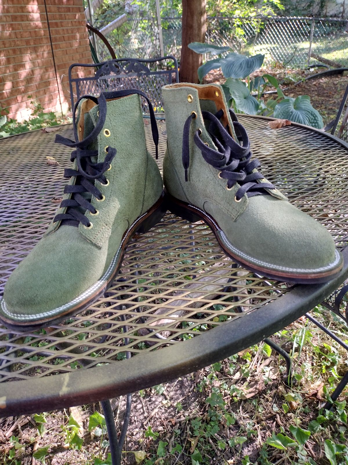 Photo by BenCh0074 on October 1, 2025 of the Oldspeed Service Boot 6” in Law Tannery Avocado Suede.