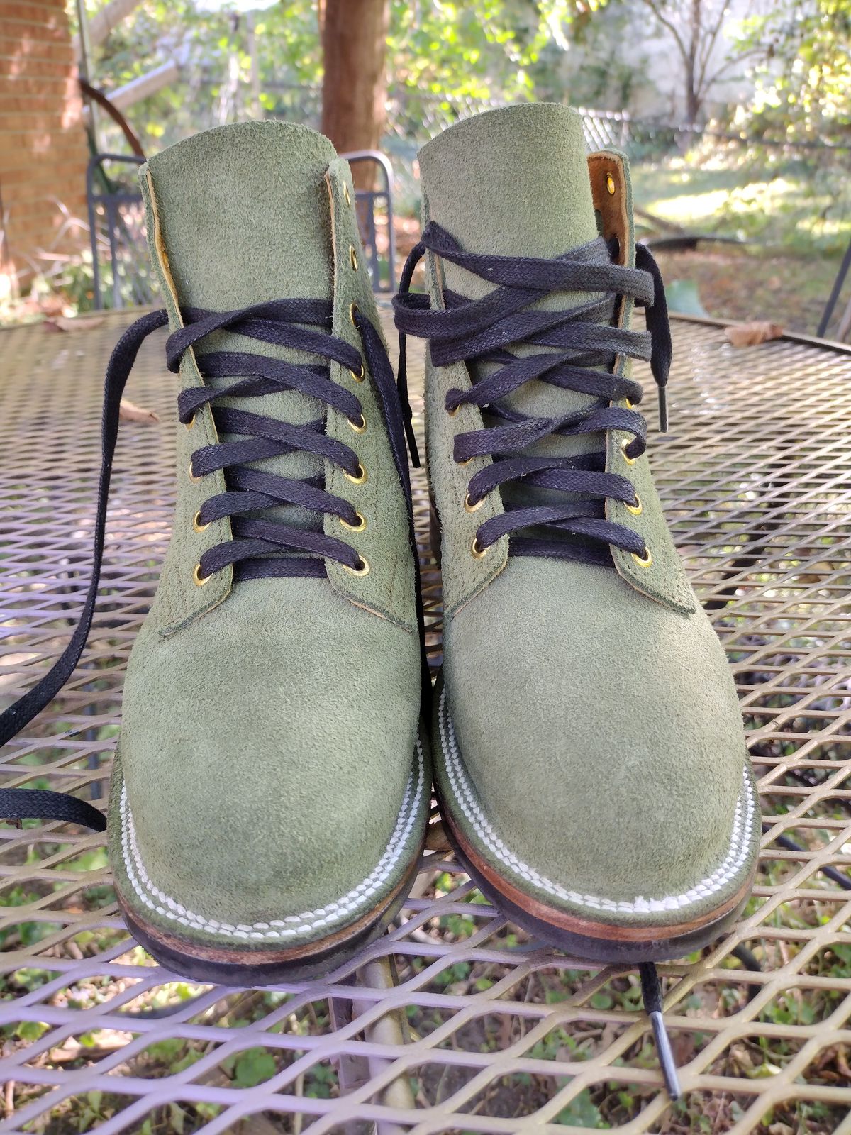 Photo by BenCh0074 on October 1, 2025 of the Oldspeed Service Boot 6” in Law Tannery Avocado Suede.