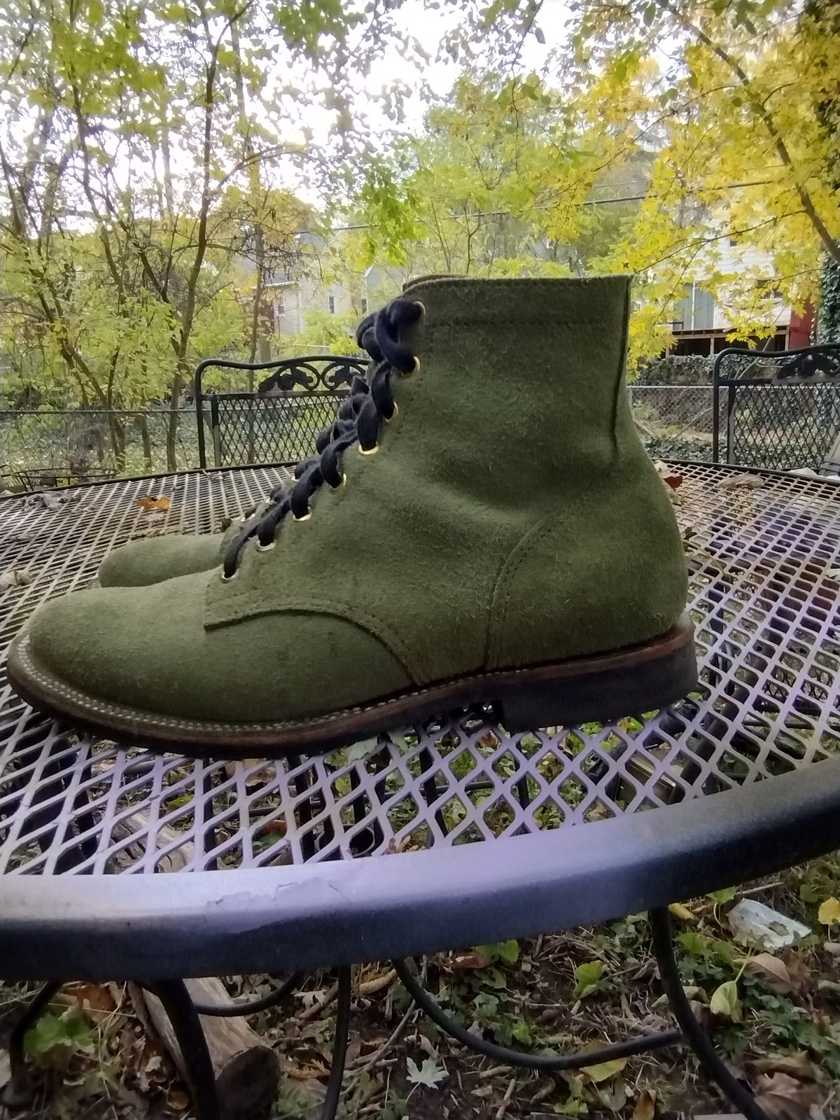 Photo by BenCh0074 on November 1, 2025 of the Oldspeed Service Boot 6” in Law Tannery Avocado Suede.