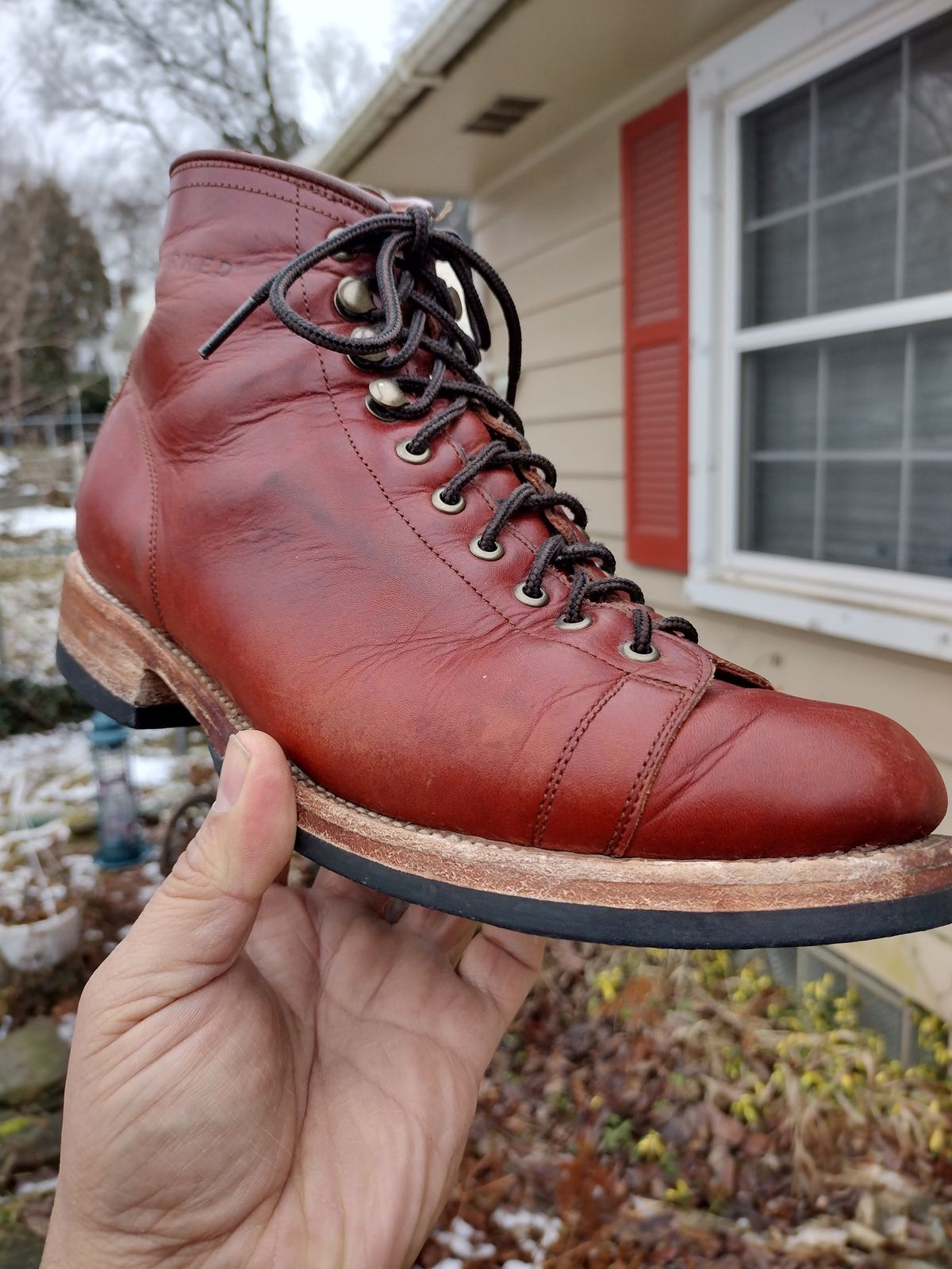 Photo by BenCh0074 on February 1, 2024 of the Unmarked Archie Boots in La Señora Red Horse Glazed Pull-up.