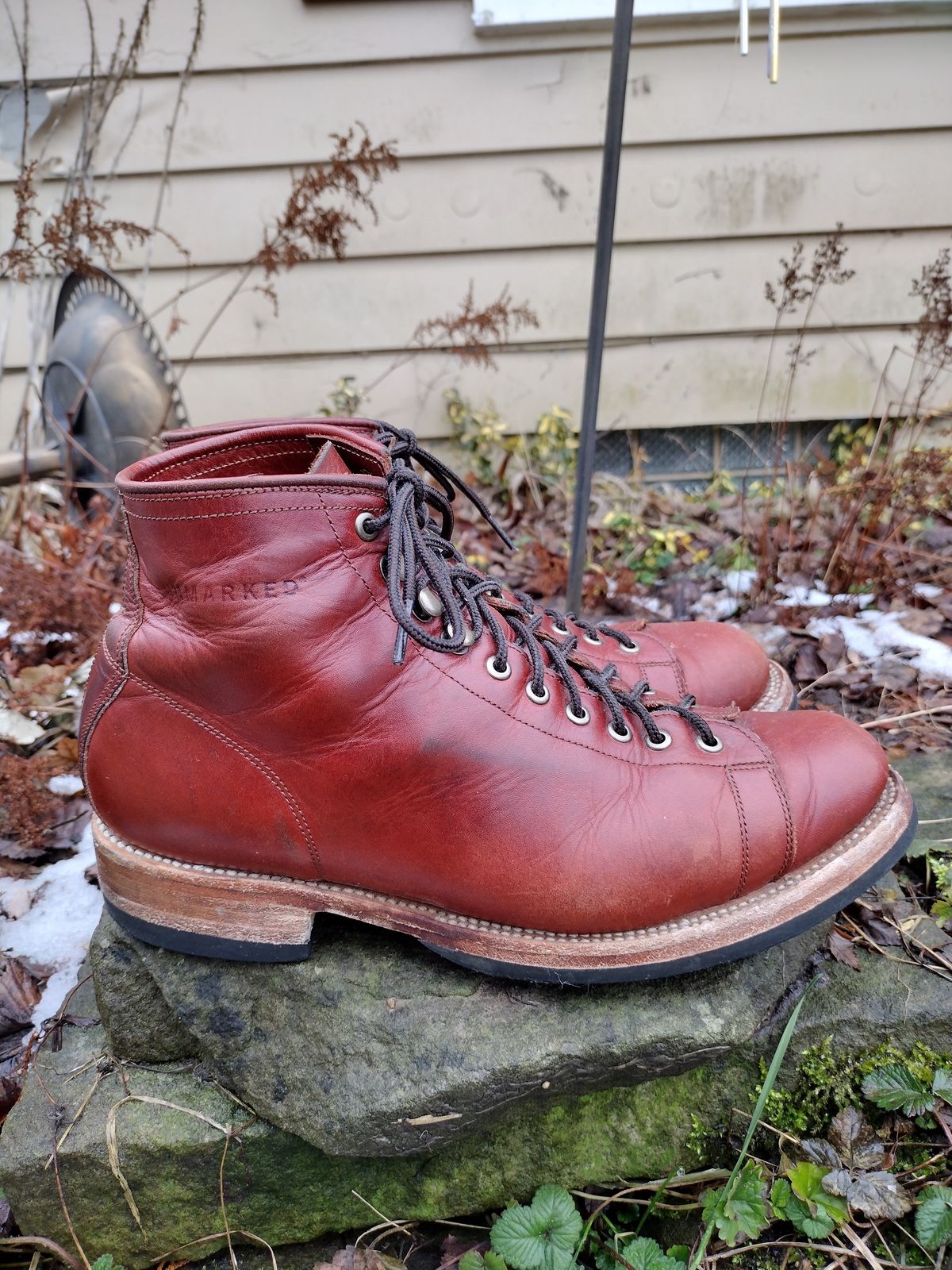 Photo by BenCh0074 on February 1, 2024 of the Unmarked Archie Boots in La Señora Red Horse Glazed Pull-up.