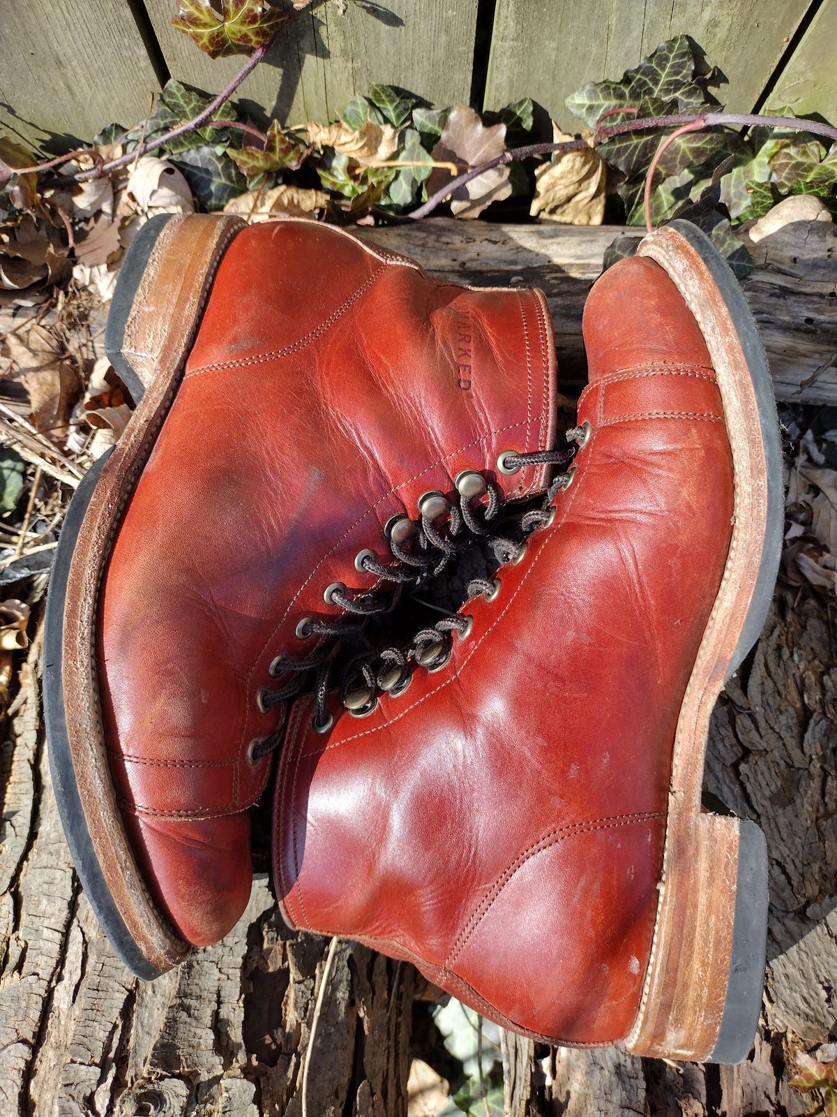 Photo by BenCh0074 on March 1, 2024 of the Unmarked Archie Boots in La Señora Red Horse Glazed Pull-up.