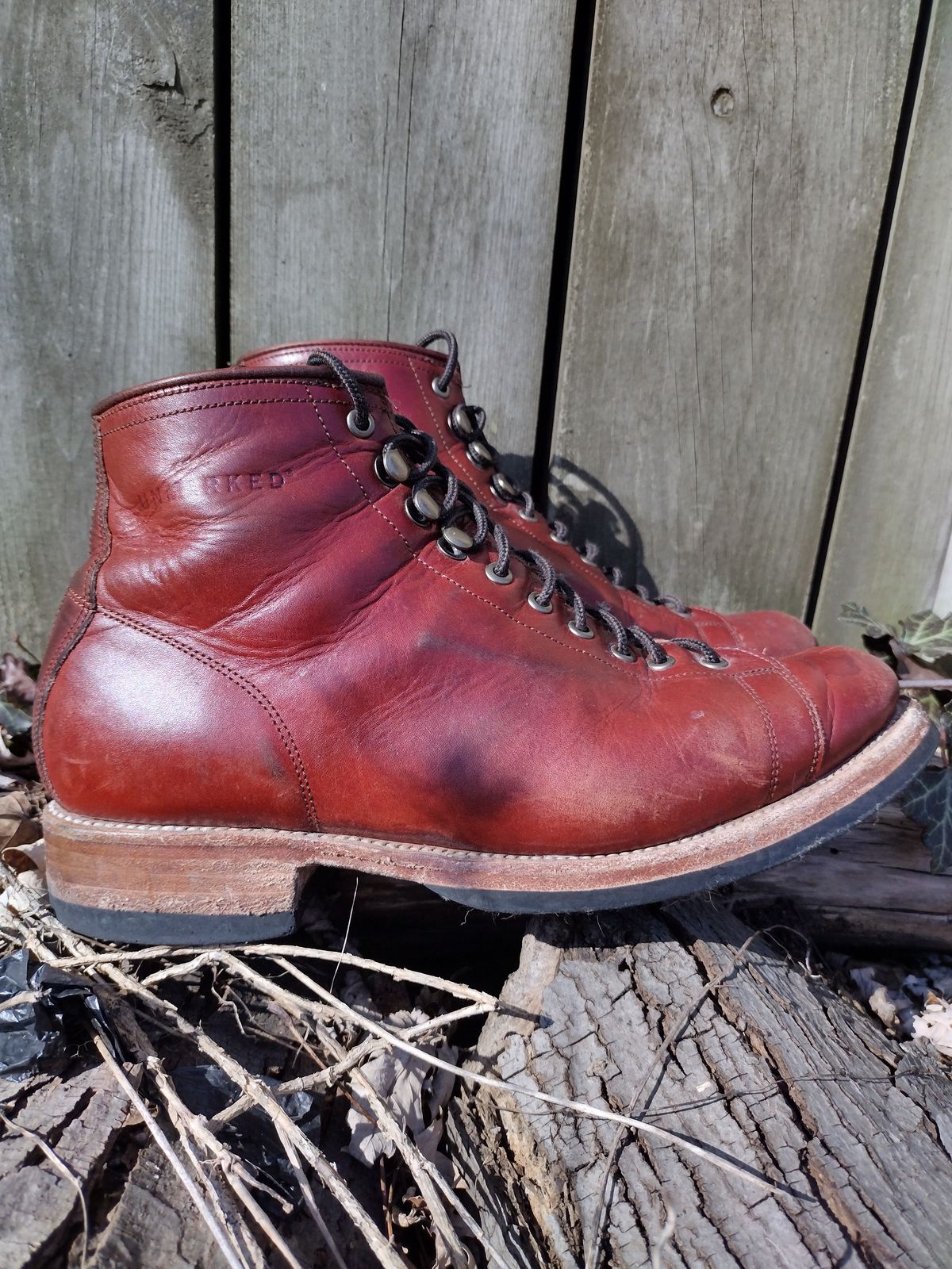 Photo by BenCh0074 on March 1, 2024 of the Unmarked Archie Boots in La Señora Red Horse Glazed Pull-up.