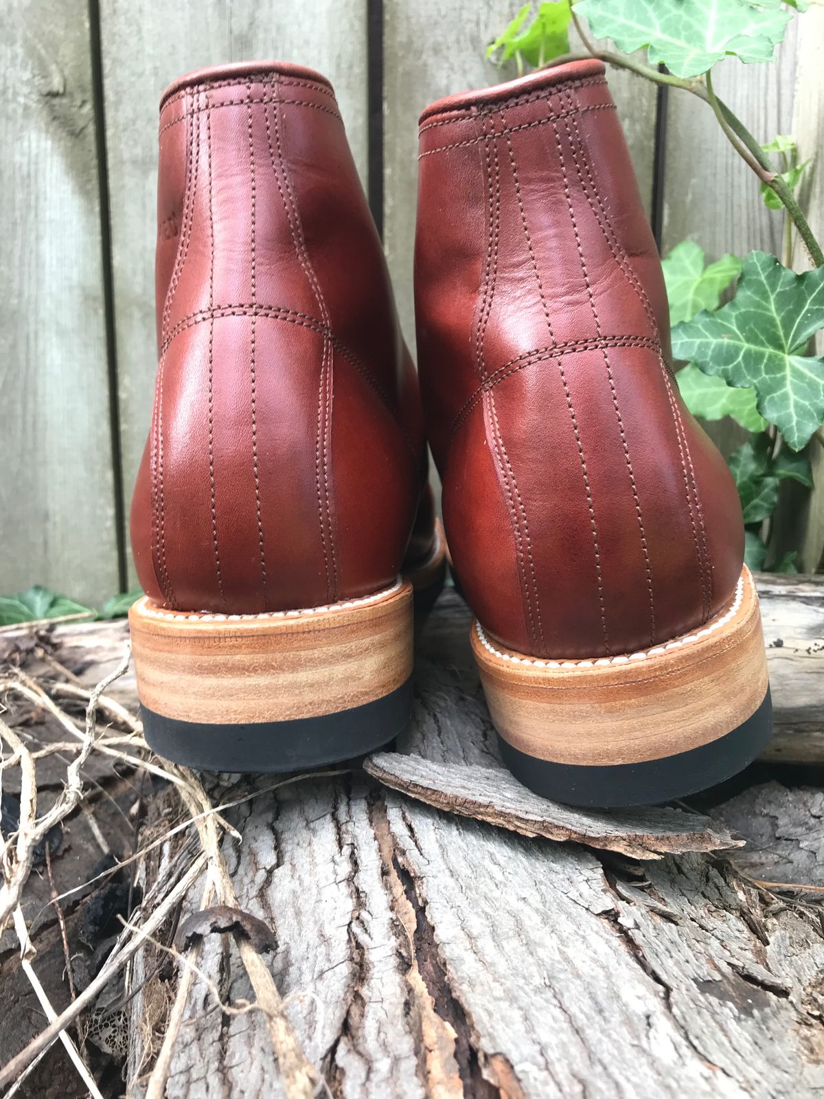 Photo by BenCh0074 on October 1, 2023 of the Unmarked Archie Boots in La Señora Red Horse Glazed Pull-up.