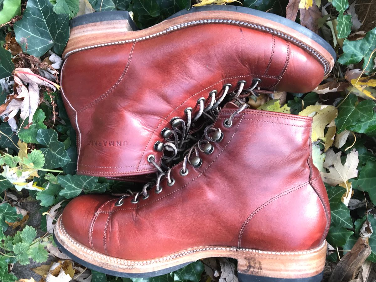 Photo by BenCh0074 on November 2, 2023 of the Unmarked Archie Boots in La Señora Red Horse Glazed Pull-up.