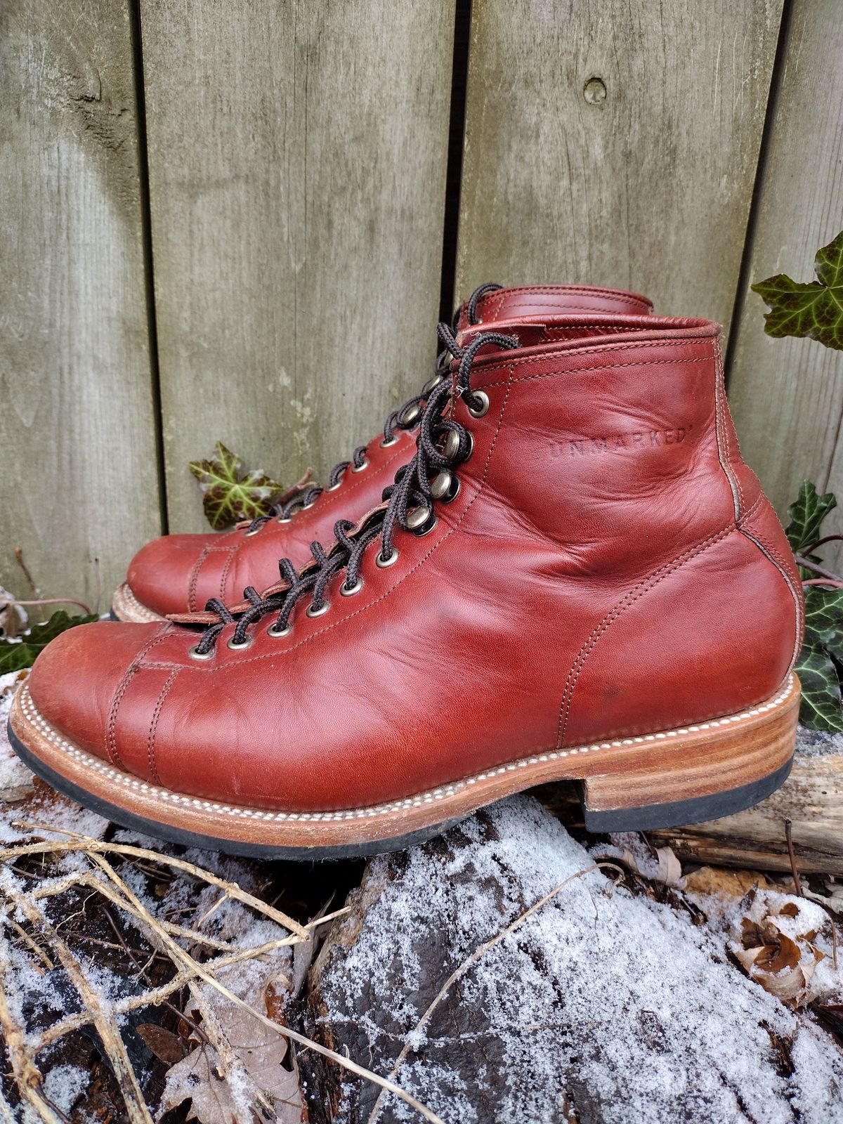 Photo by BenCh0074 on January 1, 2024 of the Unmarked Archie Boots in La Señora Red Horse Glazed Pull-up.