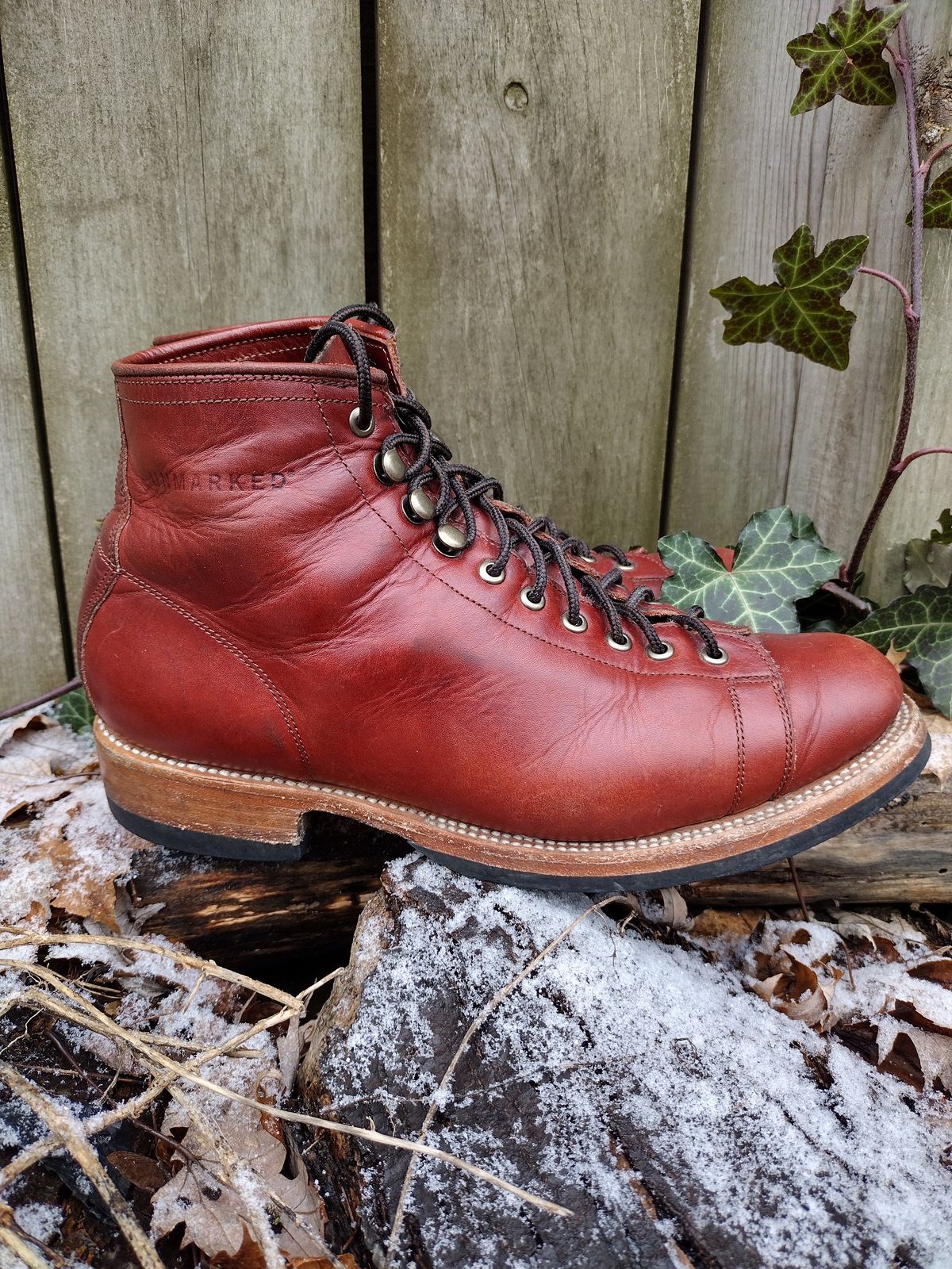 Photo by BenCh0074 on January 1, 2024 of the Unmarked Archie Boots in La Señora Red Horse Glazed Pull-up.