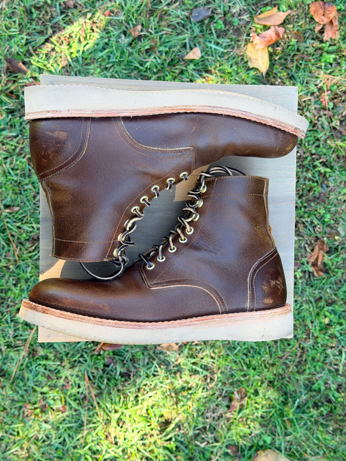 Photo by ShawnParr on November 2, 2025 of the Oak Street Bootmakers Trench Boot in Horween Cinnamon Waxed Flesh.