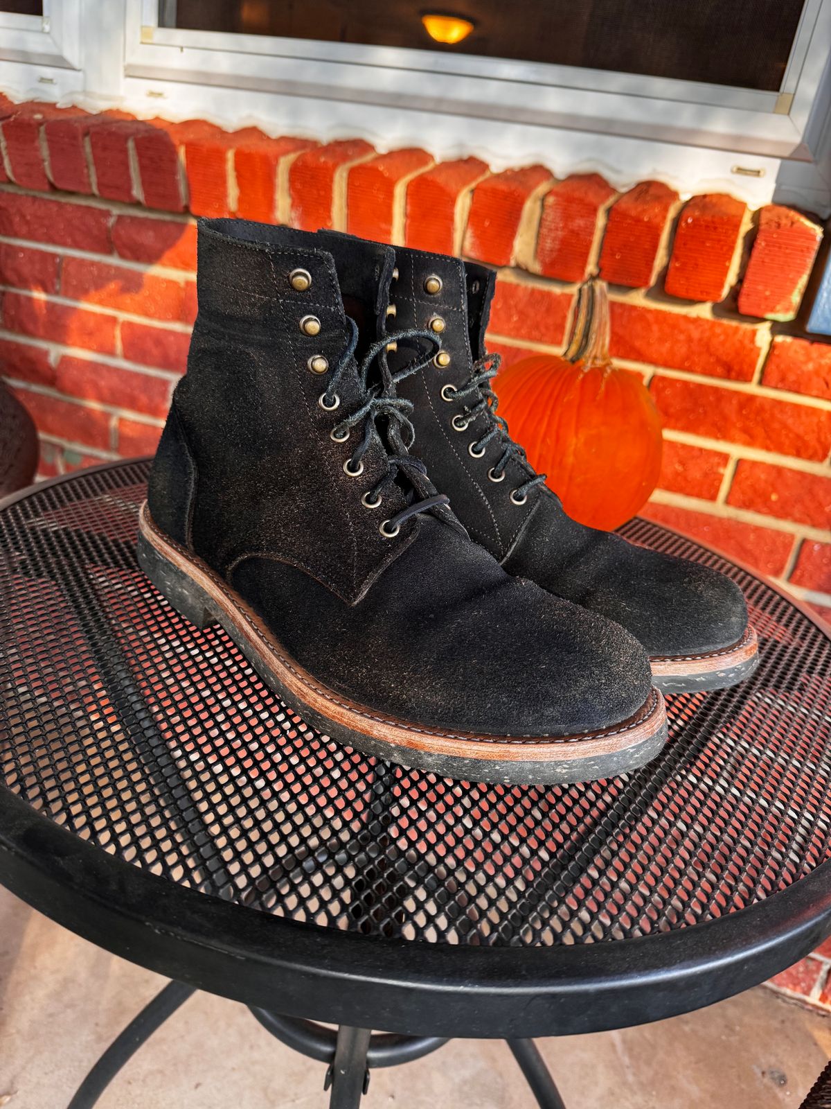 Photo by ShawnParr on November 3, 2023 of the Oak Street Bootmakers Trench Boot in Horween Natural Indigo Chromexcel Roughout.