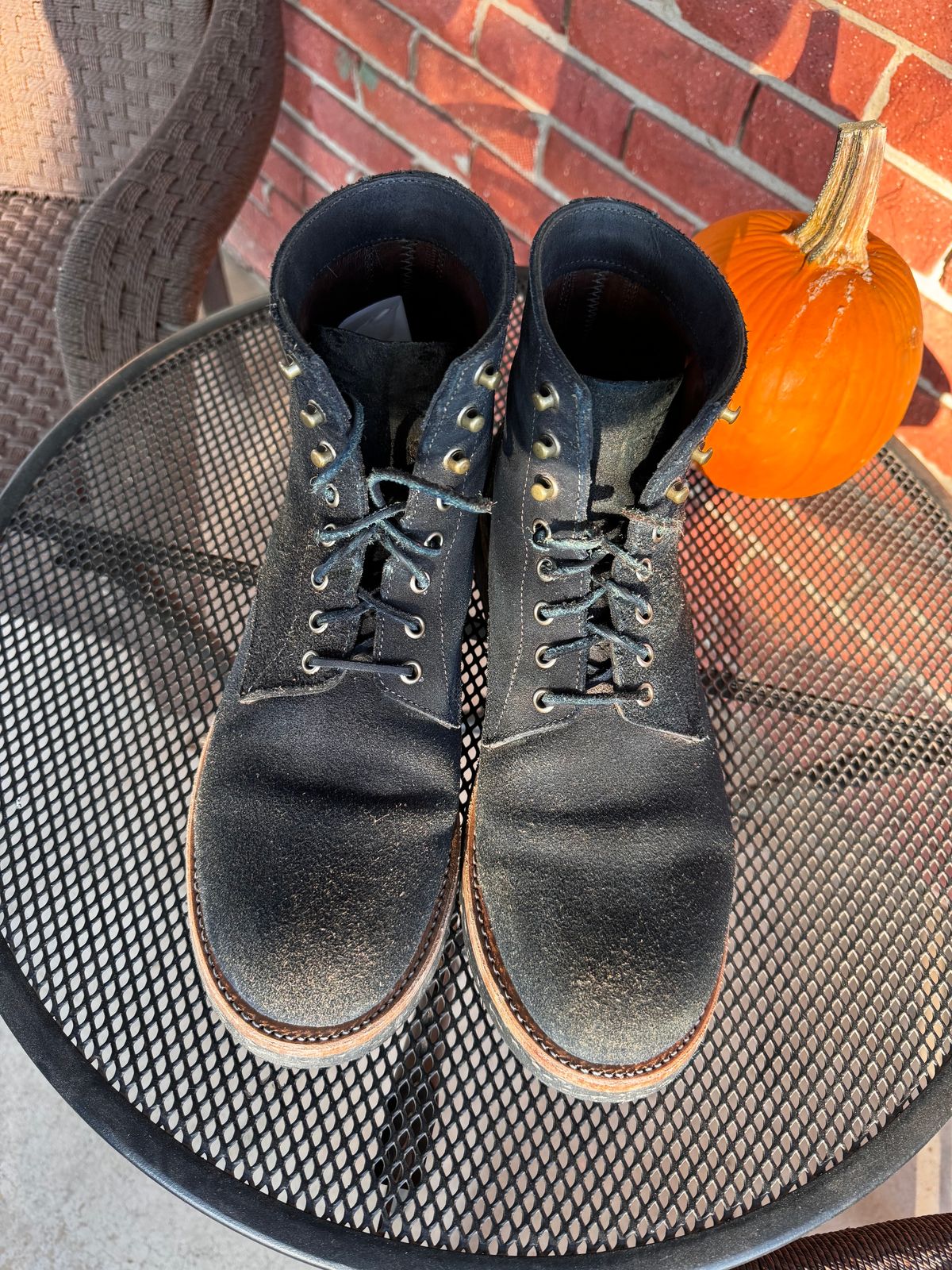 Photo by ShawnParr on November 3, 2023 of the Oak Street Bootmakers Trench Boot in Horween Natural Indigo Chromexcel Roughout.