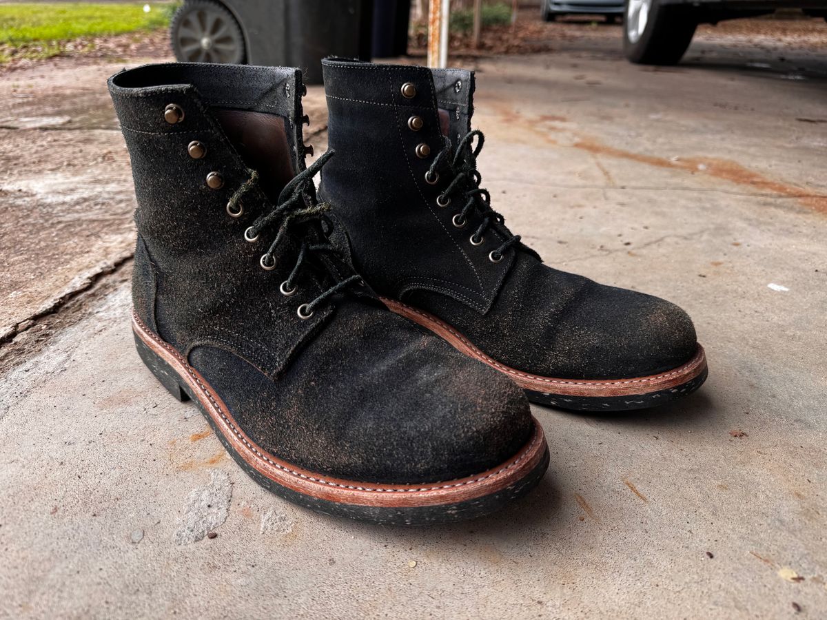 Photo by ShawnParr on February 4, 2024 of the Oak Street Bootmakers Trench Boot in Horween Natural Indigo Chromexcel Roughout.
