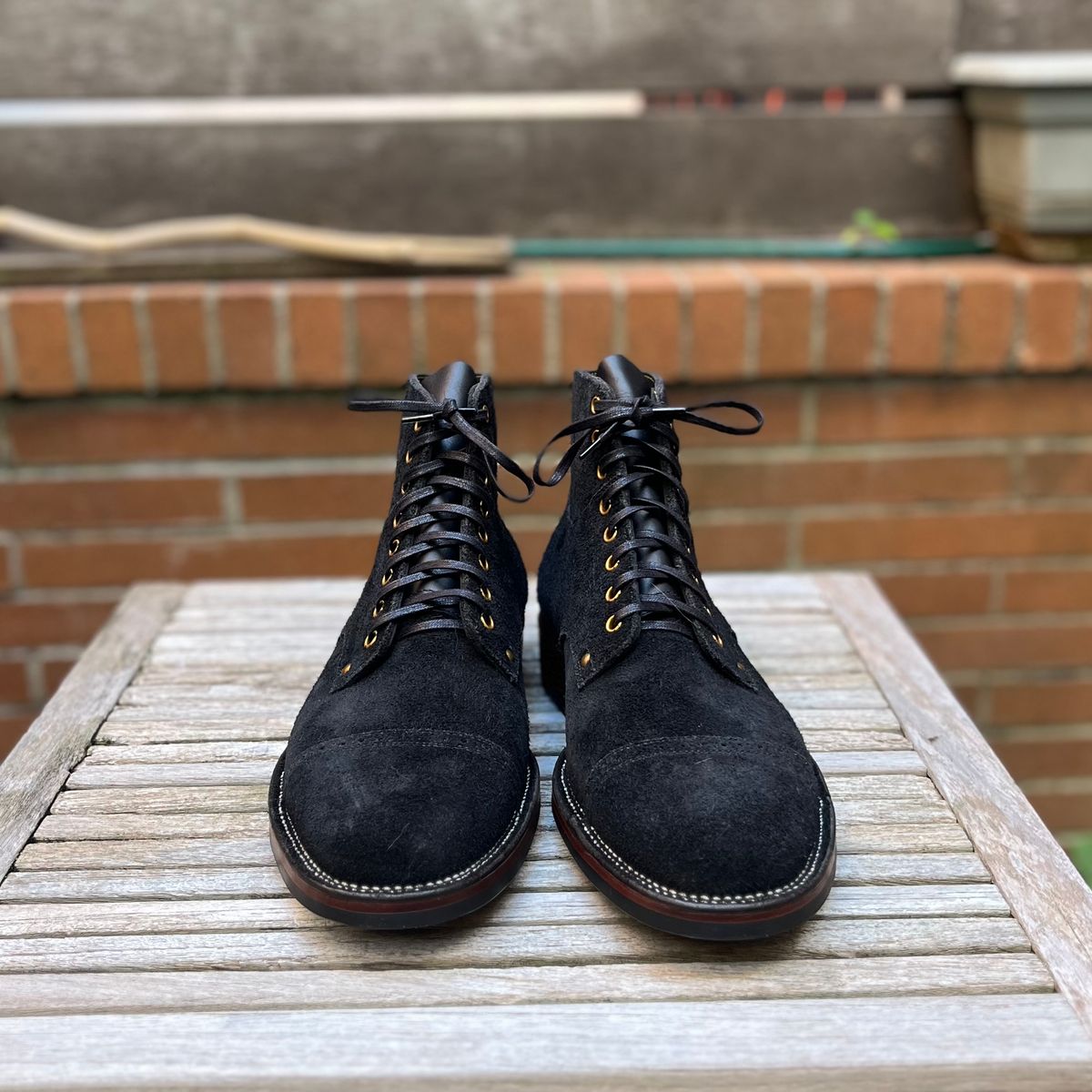 Photo by DesperadoUnderTheEaves on October 3, 2025 of the Iron Boots x Østmo Type 1 in Seidel Mocha Oil Tan Roughout.