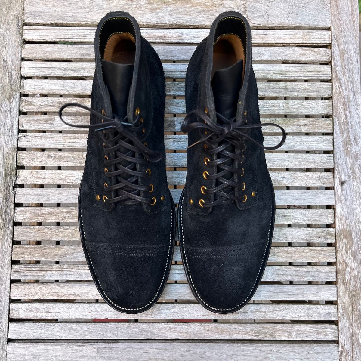 Photo by DesperadoUnderTheEaves on October 3, 2025 of the Iron Boots x Østmo Type 1 in Seidel Mocha Oil Tan Roughout.
