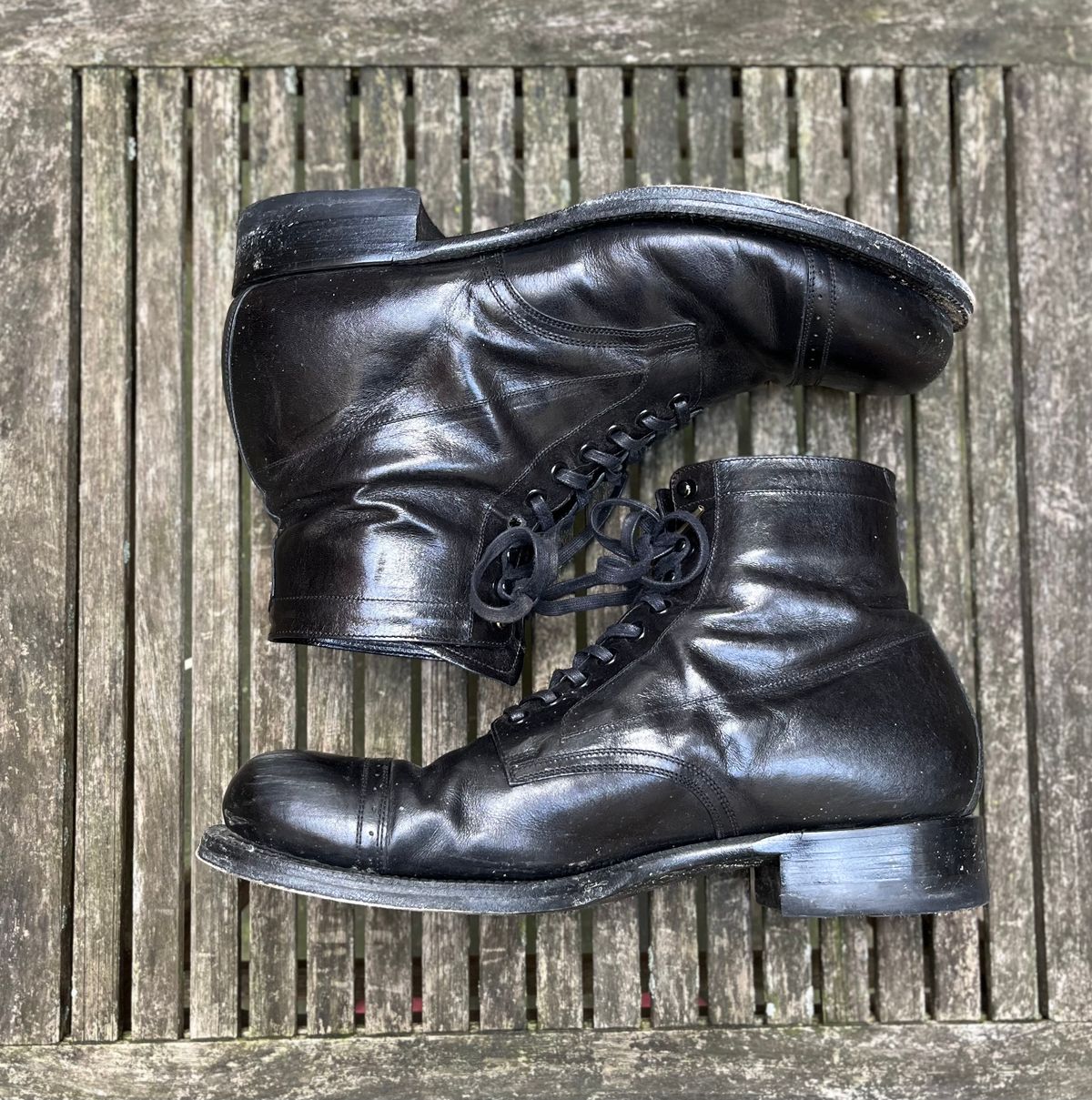 Photo by DesperadoUnderTheEaves on January 6, 2025 of the Black Sign Army Last Mid Cut Dress Boot in Black Kangaroo (Made in Italy).