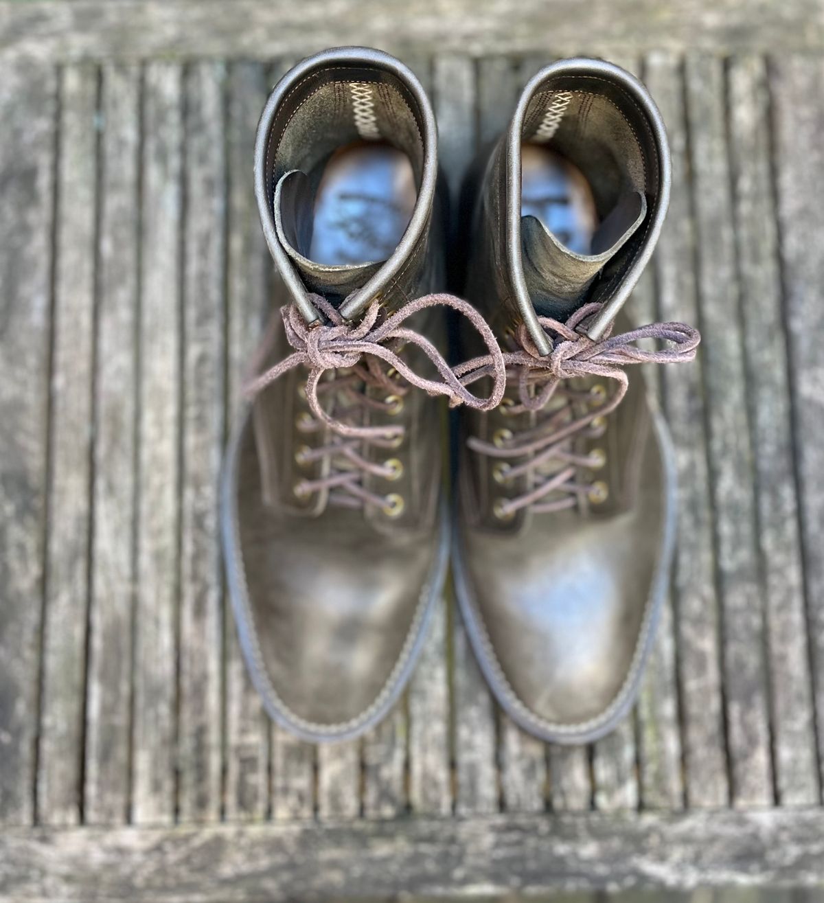 Photo by DesperadoUnderTheEaves on November 5, 2024 of the Onderhoud SVC02 Packer Boot in Maryam Waxed Salvia Horsebutt.