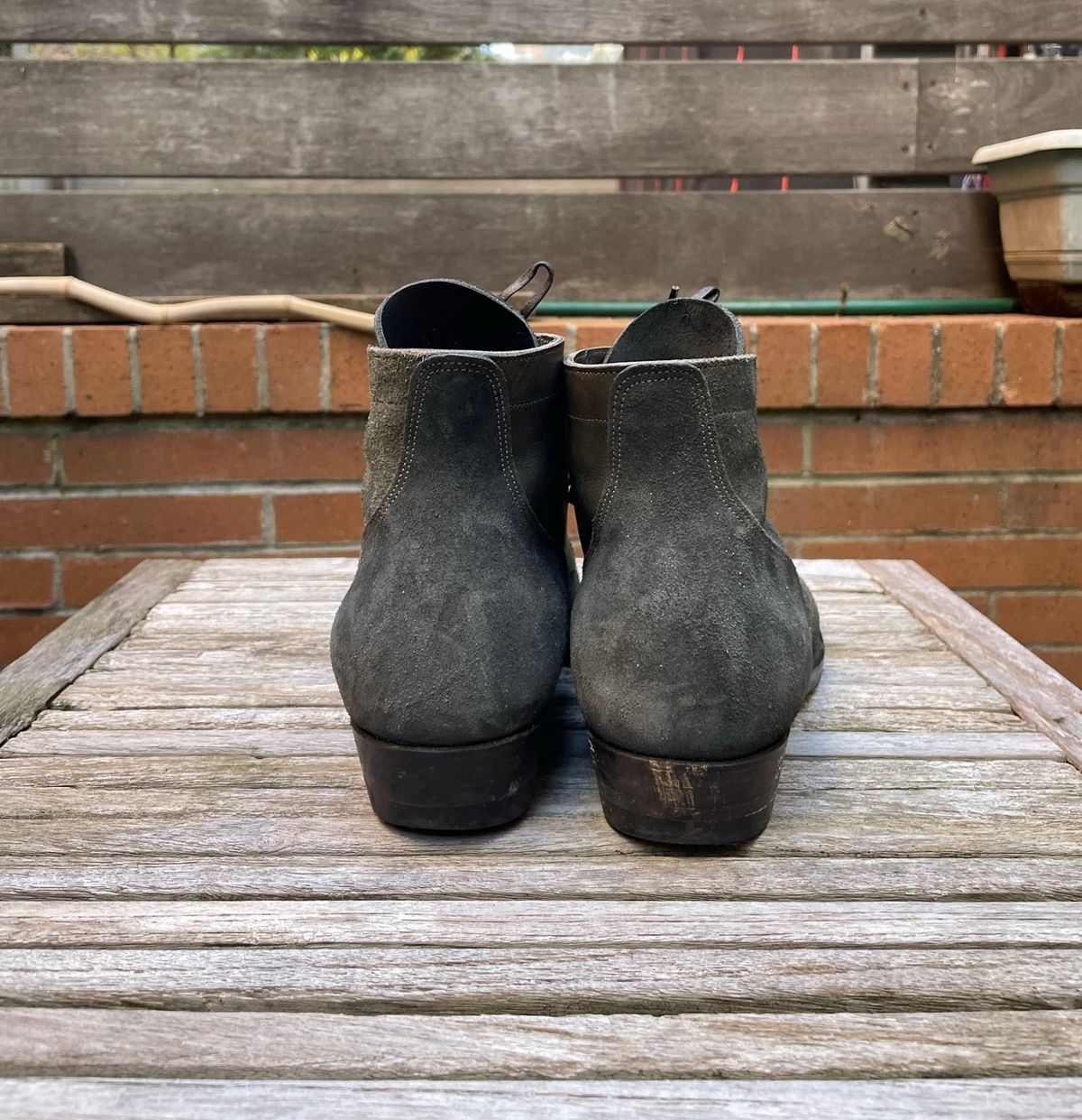 Photo by DesperadoUnderTheEaves on December 4, 2025 of the NF Bootmaker Belmont Boot in Horween Ink Essex & Horween Tumbled Black Latigo & Horween Reverse Ink Essex & Horween Reverse Tumbled Black Latigo.
