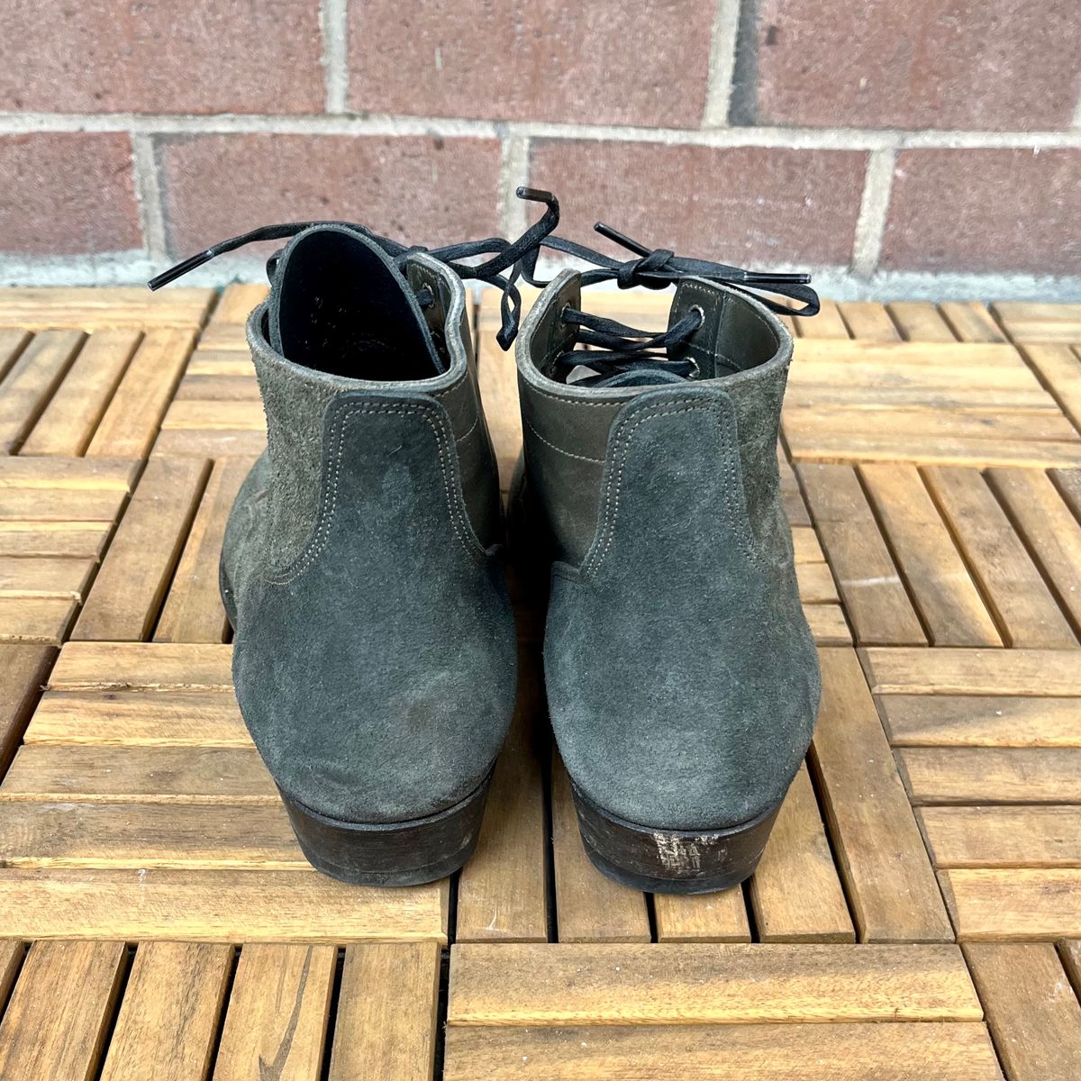 Photo by DesperadoUnderTheEaves on February 3, 2026 of the NF Bootmaker Belmont Boot in Horween Ink Essex & Horween Tumbled Black Latigo & Horween Reverse Ink Essex & Horween Reverse Tumbled Black Latigo.