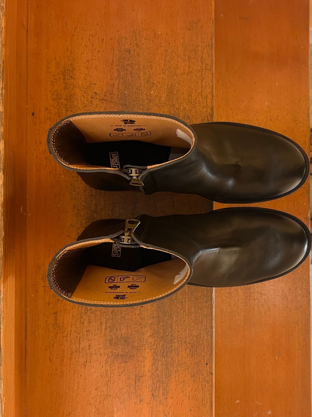 Photo by DesperadoUnderTheEaves on October 6, 2022 of the Addict Boots AB-RDT01 Casper in Black Steerhide.