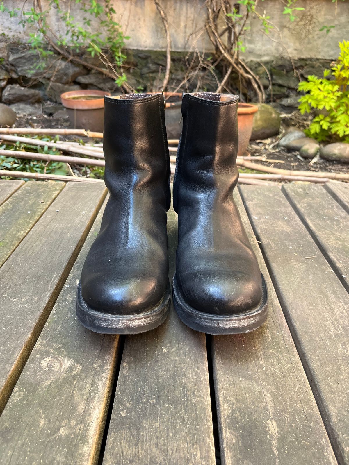 Photo by DesperadoUnderTheEaves on April 6, 2023 of the Addict Boots AB-RDT01 Casper in Black Steerhide.