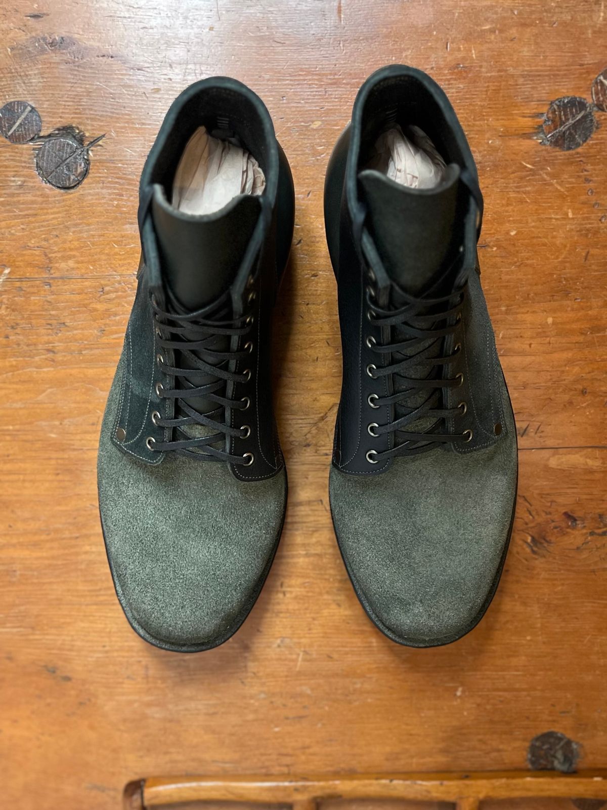 Photo by DesperadoUnderTheEaves on October 3, 2025 of the NF Bootmaker Belmont Boot in Horween Ink Essex & Horween Tumbled Black Latigo.