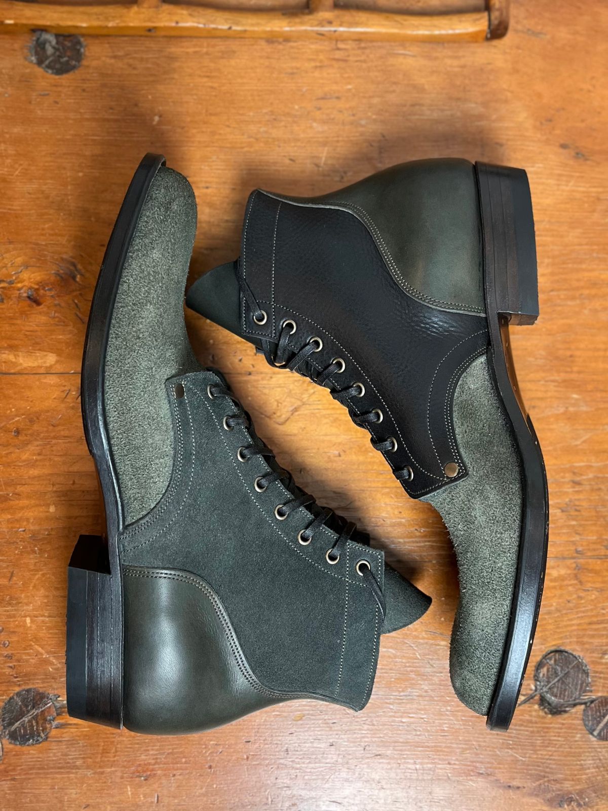 Photo by DesperadoUnderTheEaves on October 3, 2025 of the NF Bootmaker Belmont Boot in Horween Ink Essex & Horween Tumbled Black Latigo.