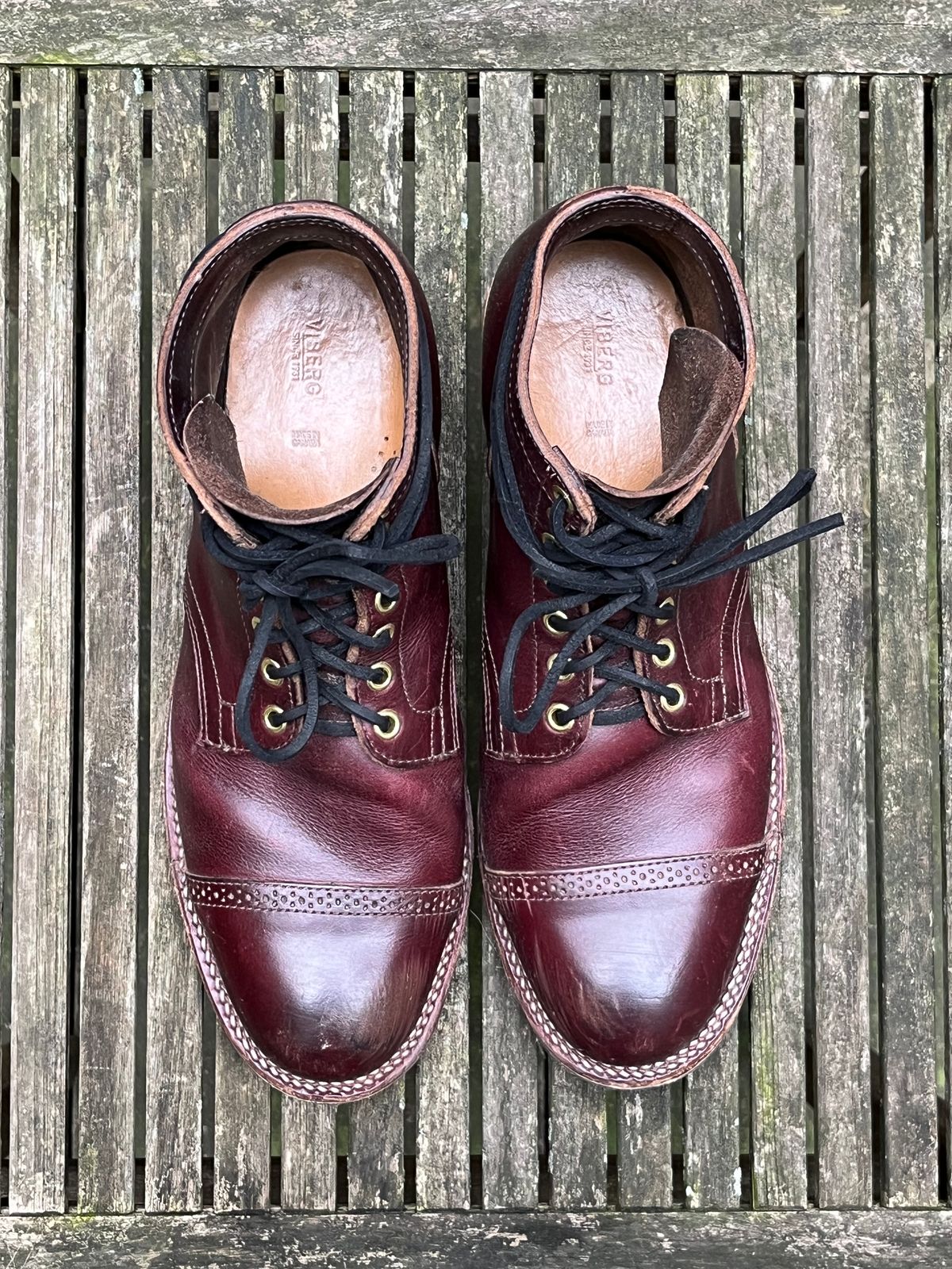 Photo by DesperadoUnderTheEaves on February 1, 2024 of the Viberg Service Boot BCT in Horween Color 8 Chromexcel.