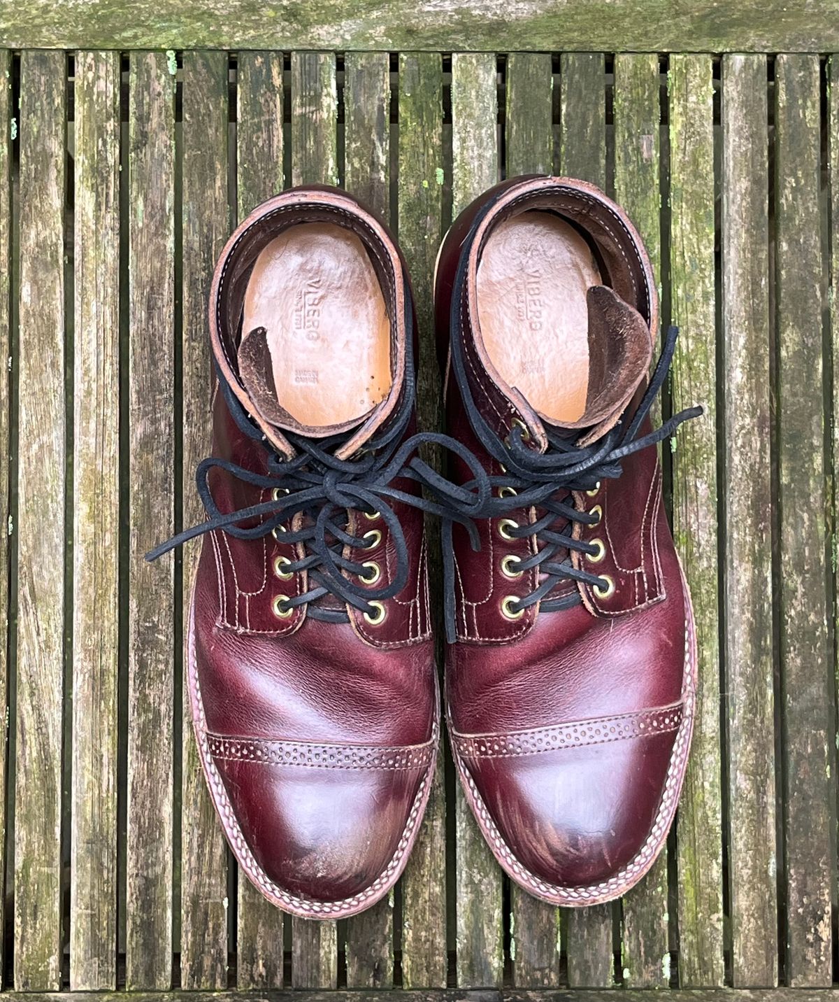 Photo by DesperadoUnderTheEaves on April 6, 2024 of the Viberg Service Boot BCT in Horween Color 8 Chromexcel.