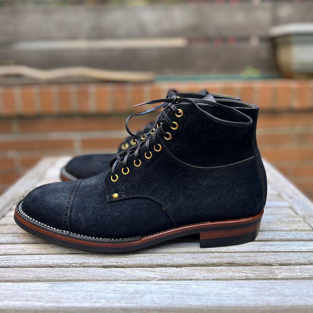 Photo by DesperadoUnderTheEaves on October 3, 2025 of the Iron Boots x Østmo Type 1 in Seidel Black Oil Tan Roughout.