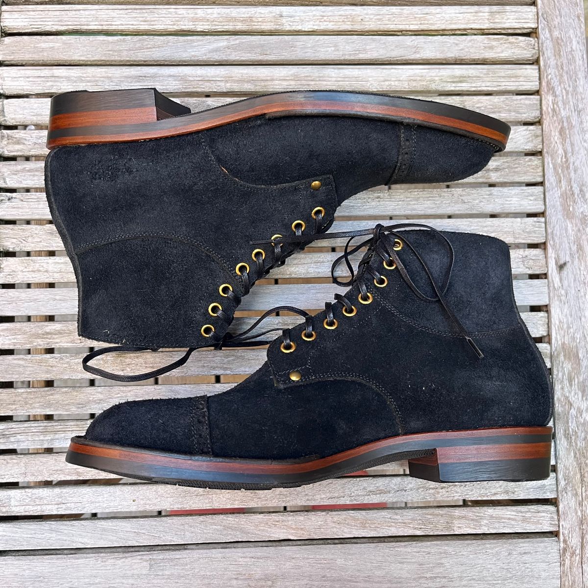 Photo by DesperadoUnderTheEaves on October 3, 2025 of the Iron Boots x Østmo Type 1 in Seidel Black Oil Tan Roughout.