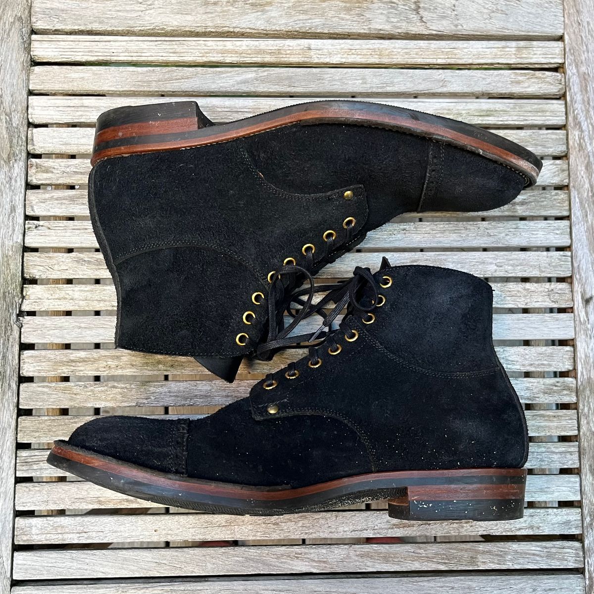 Photo by DesperadoUnderTheEaves on November 4, 2025 of the Iron Boots x Østmo Type 1 in Seidel Black Oil Tan Roughout.