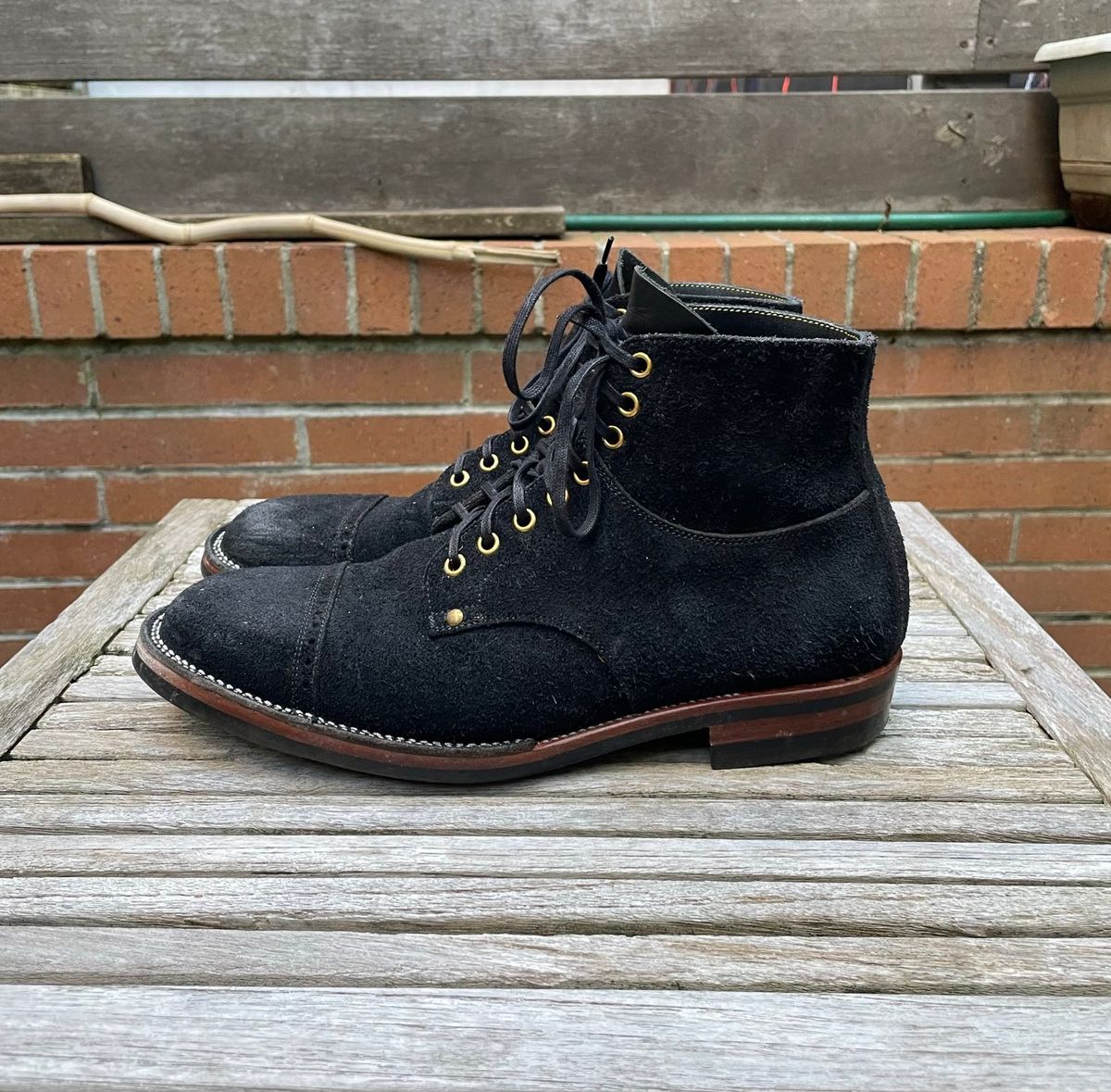 Photo by DesperadoUnderTheEaves on December 4, 2025 of the Iron Boots x Østmo Type 1 in Seidel Black Oil Tan Roughout.